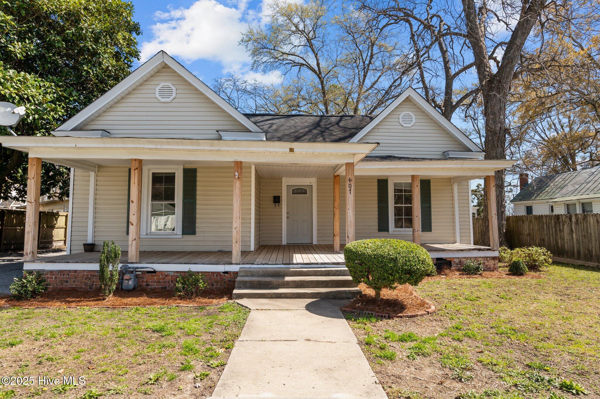407 Latham Street Property Photo