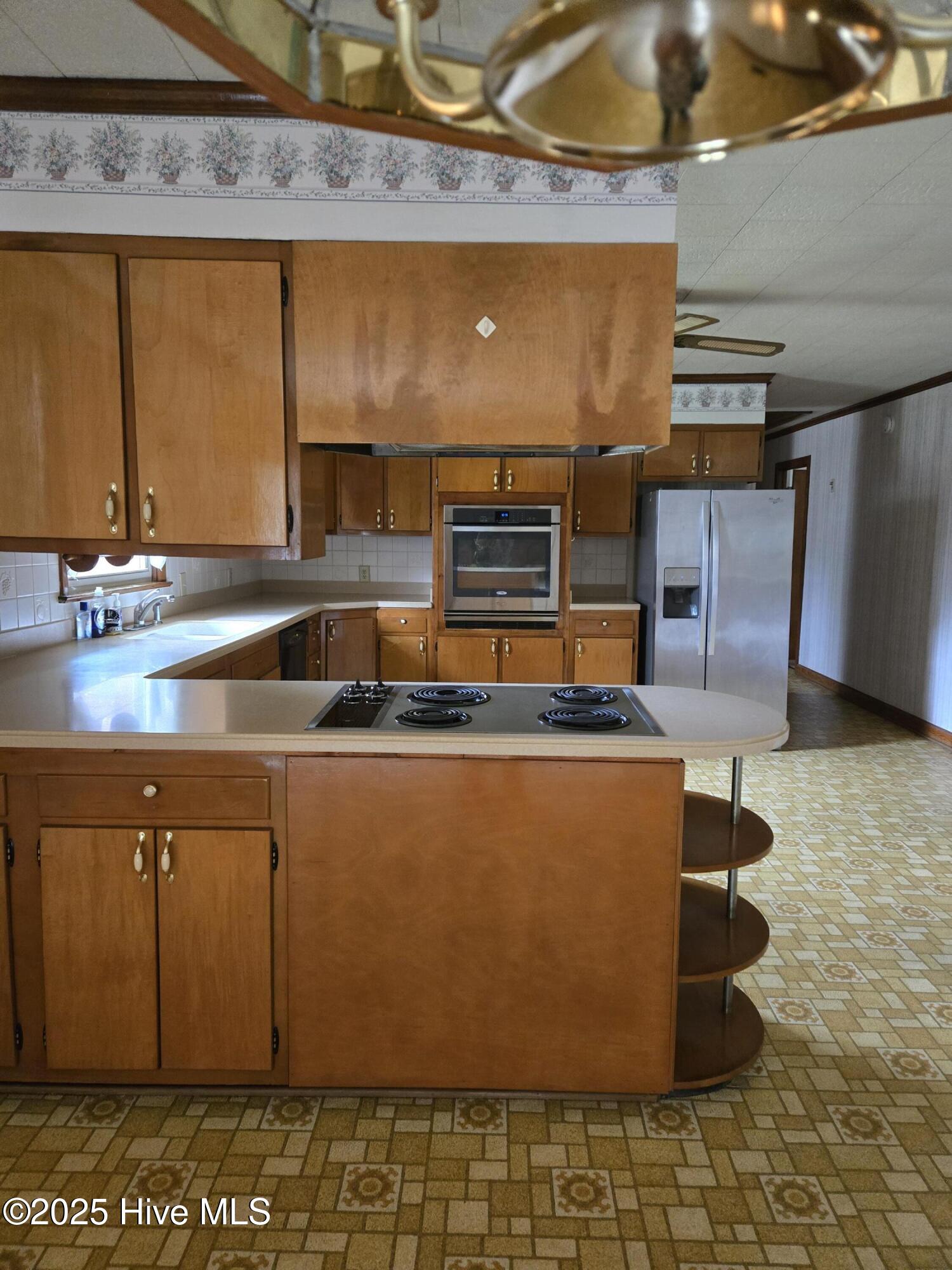 705 School Drive Property Photo 11