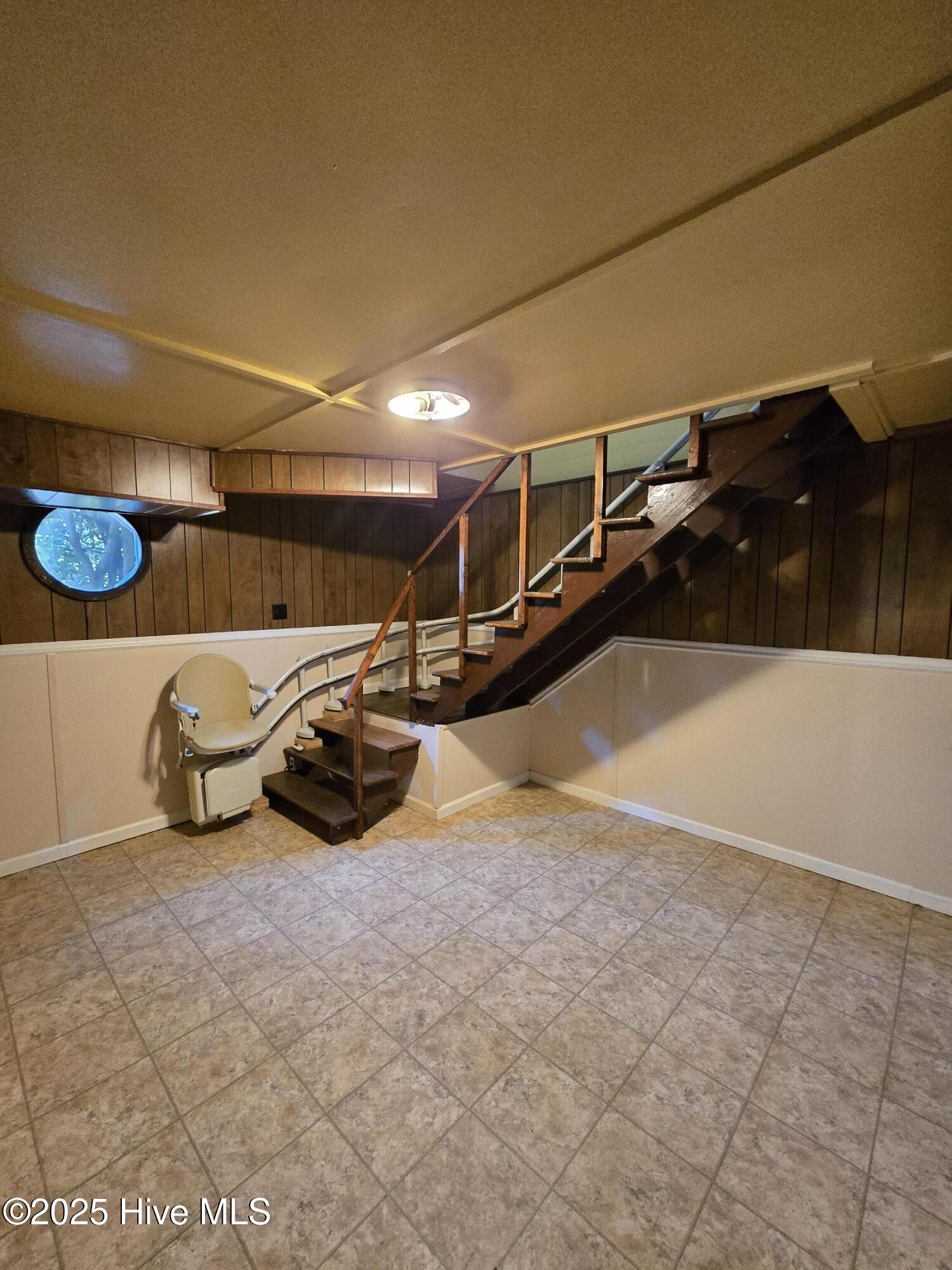 705 School Drive Property Photo 14