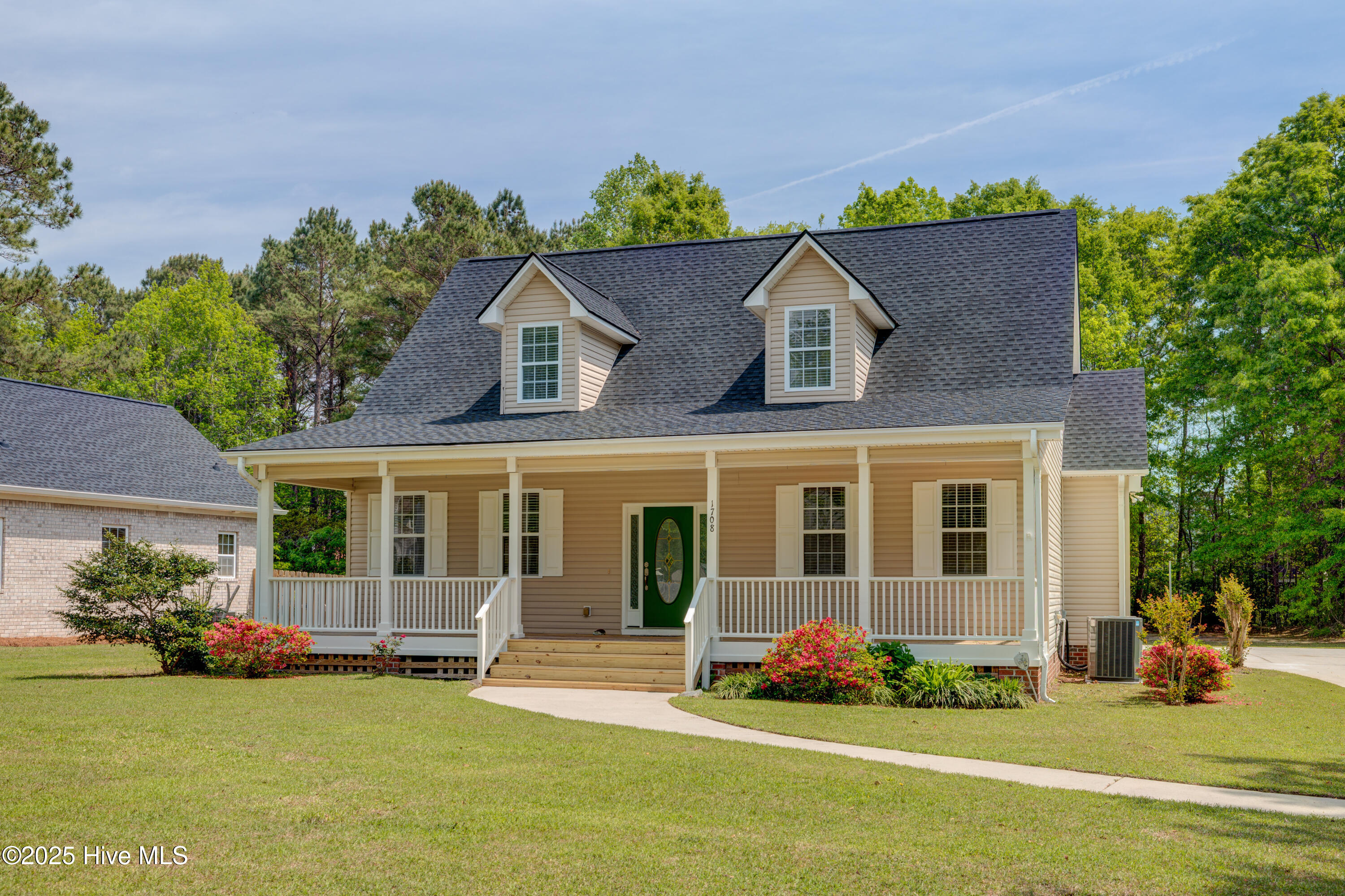 1708 N County Drive Property Photo
