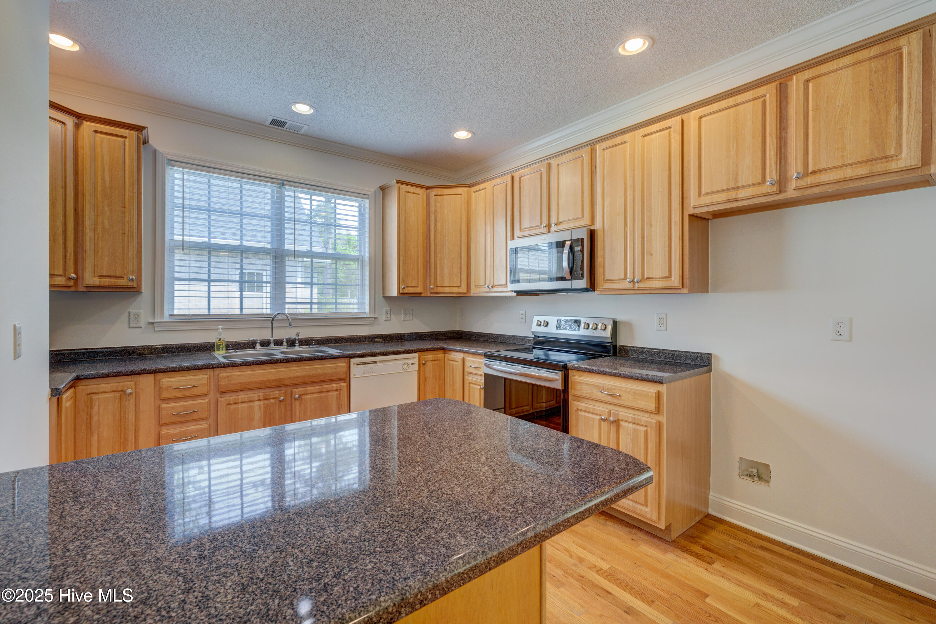 1708 N County Drive Property Photo 4