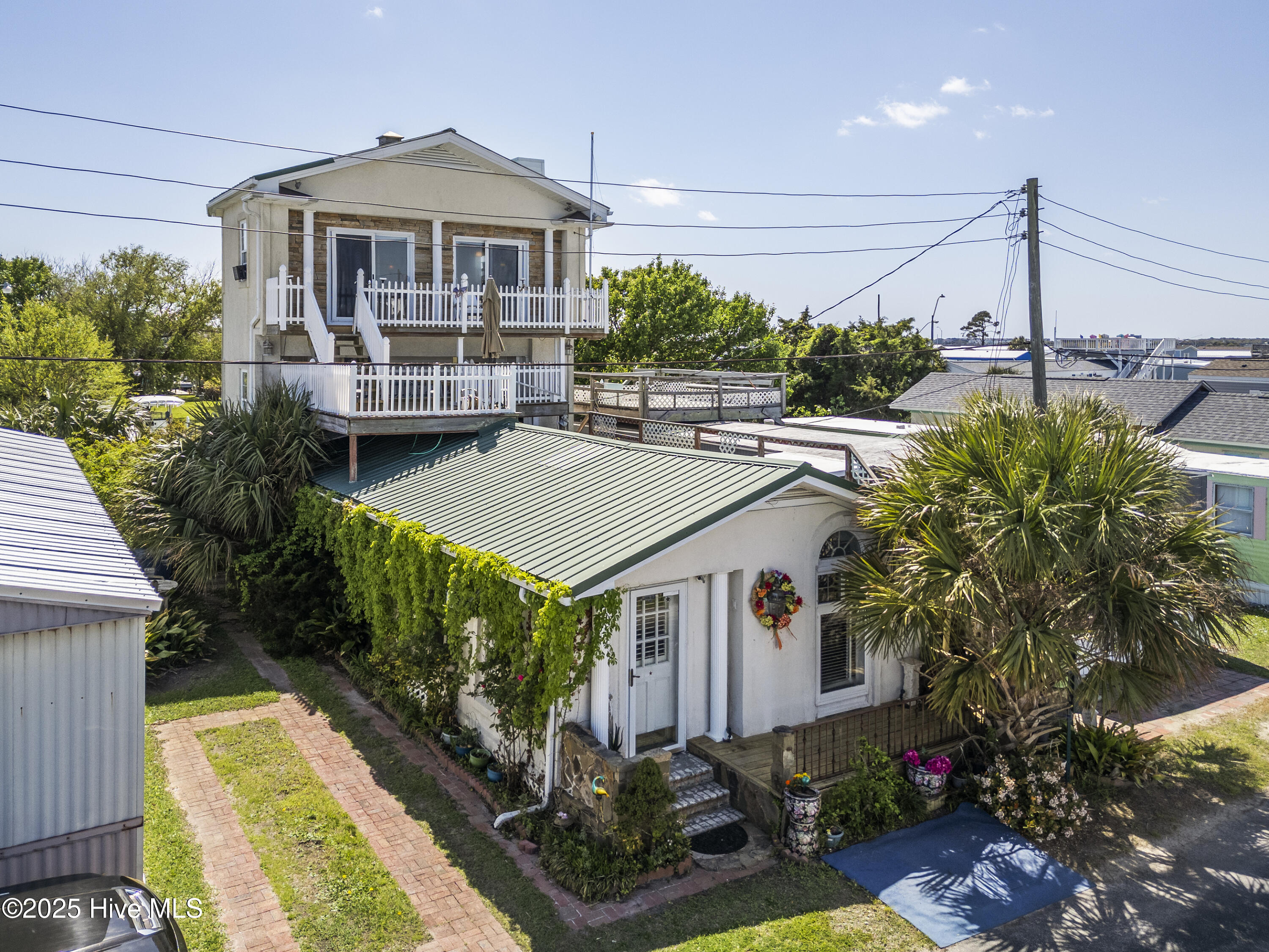 109 Caribbean Way Road Property Photo