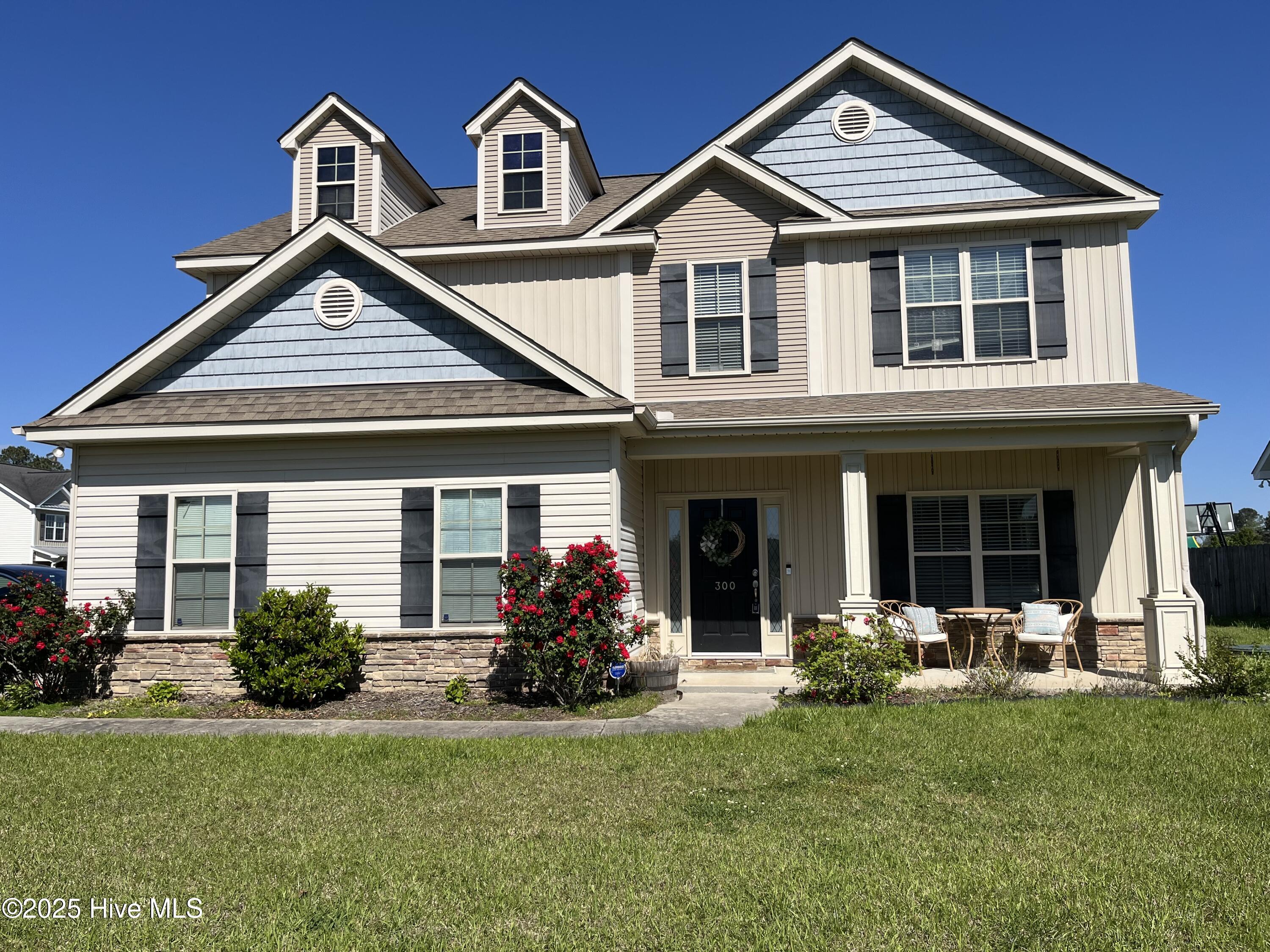300 Onyx Court Property Photo