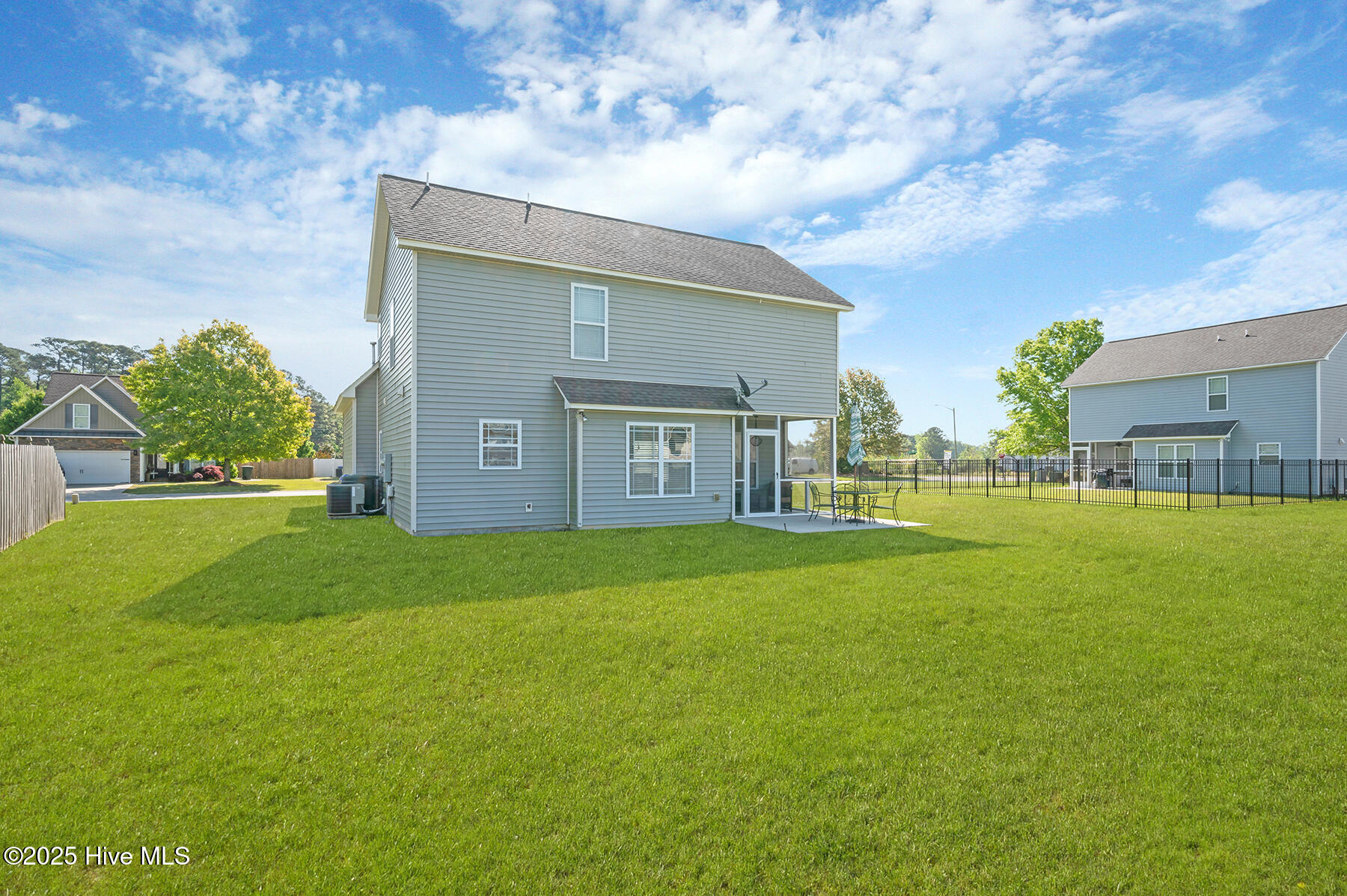 2203 Great Laurel Court Property Photo 4