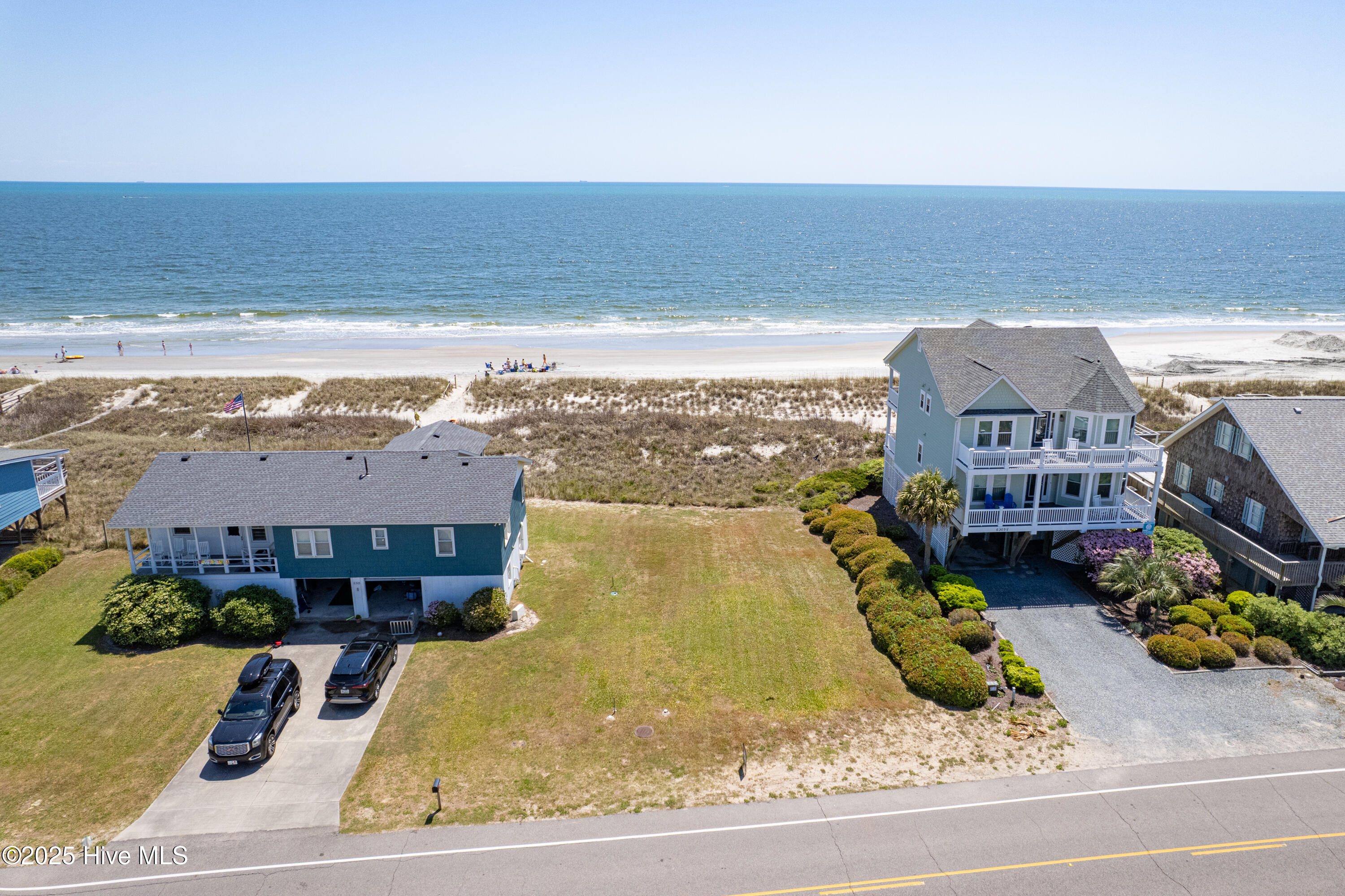 6305 W Beach Drive Property Photo 11