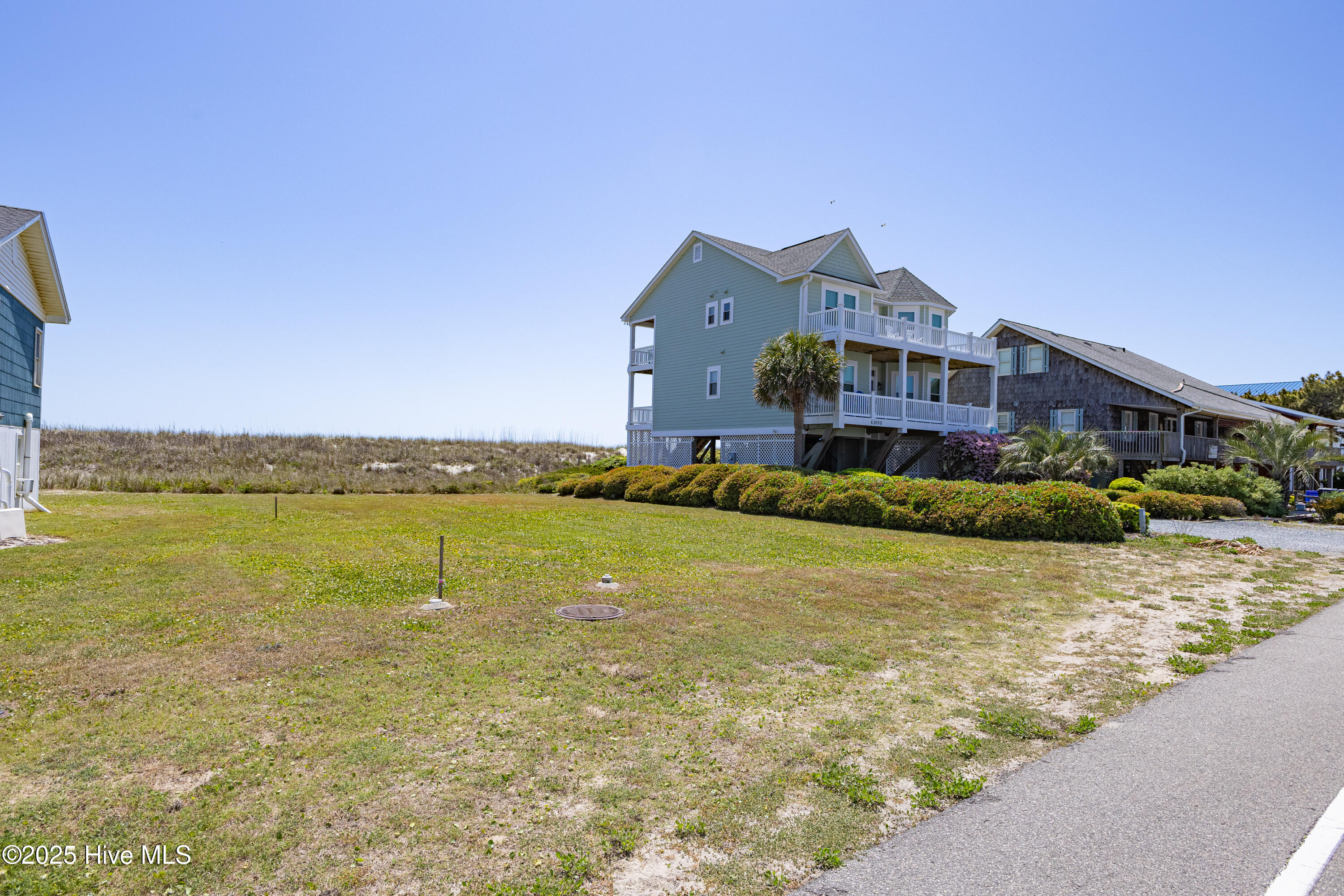 6305 W Beach Drive Property Photo 14