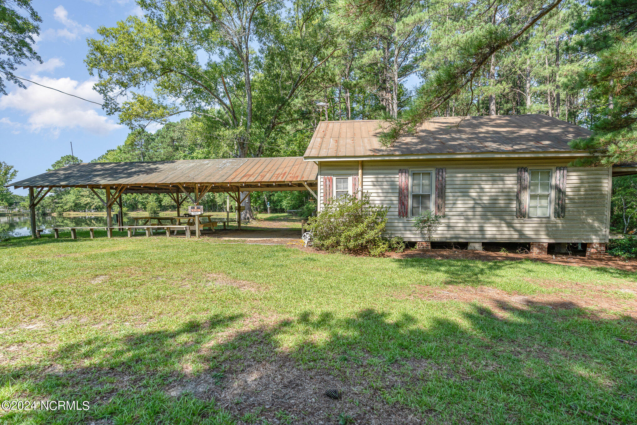 408 Johnston Road Property Photo 15