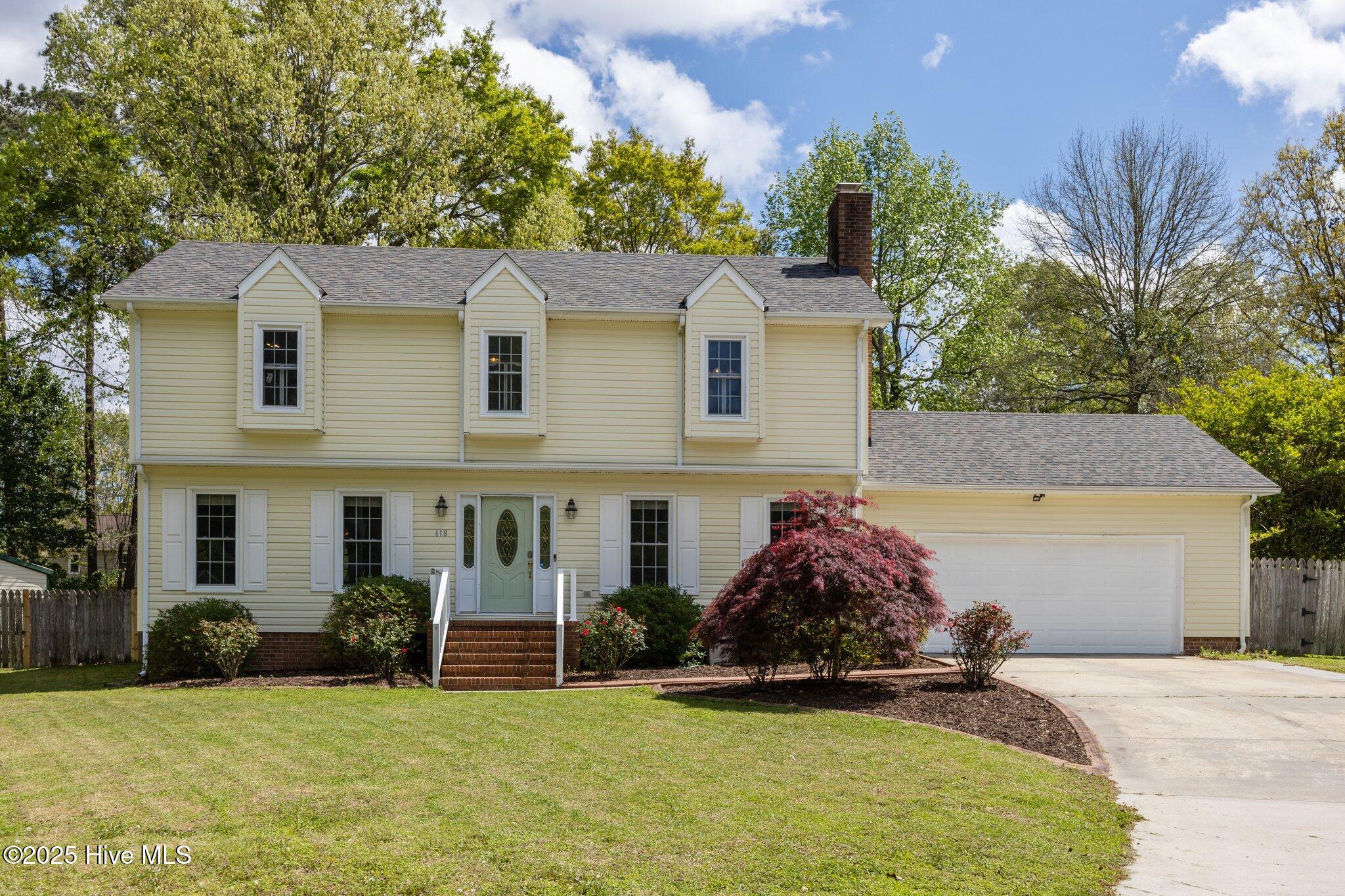 Country Club Real Estate Listings Main Image