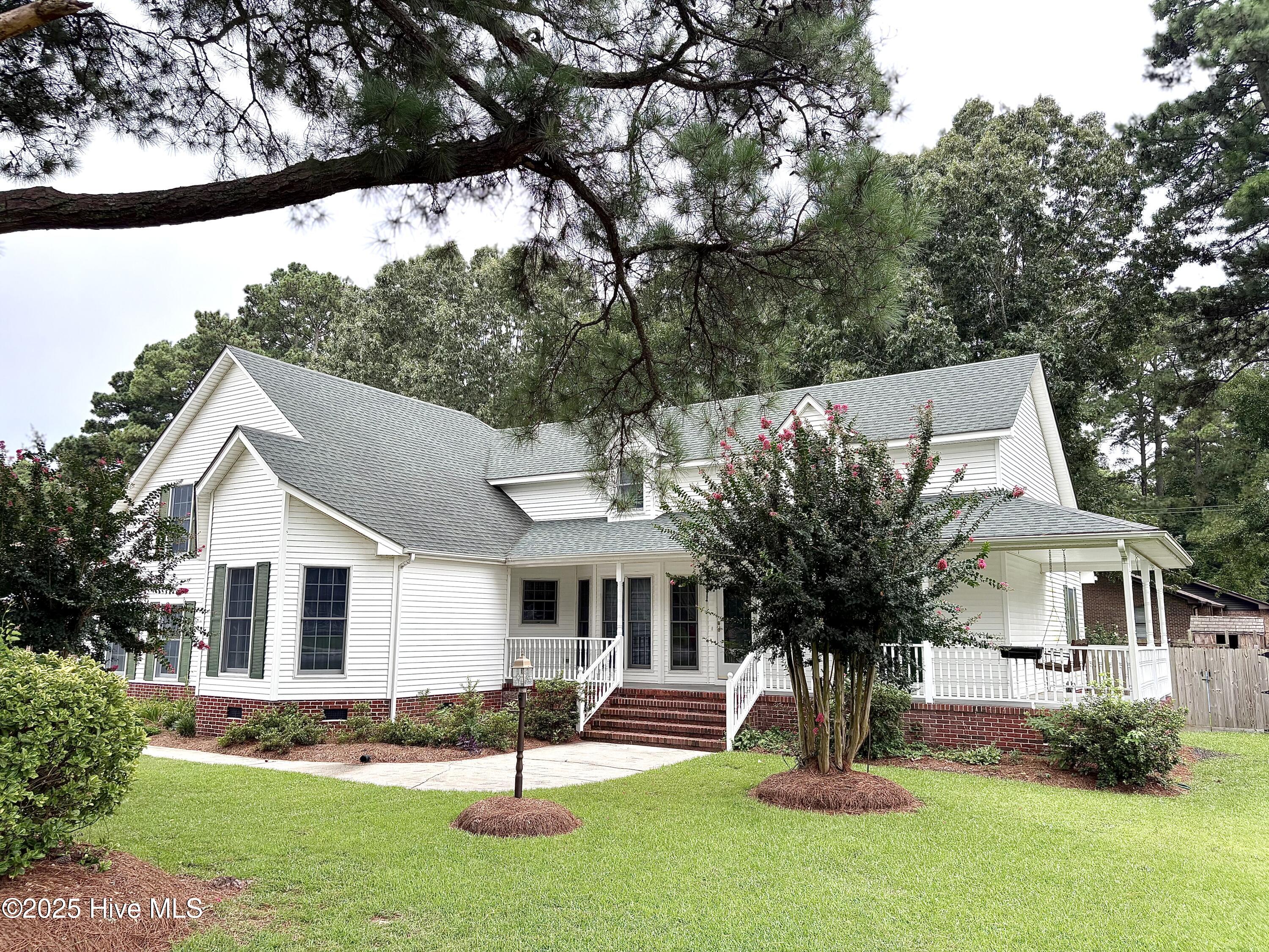114 Vineyard Drive Property Photo 1