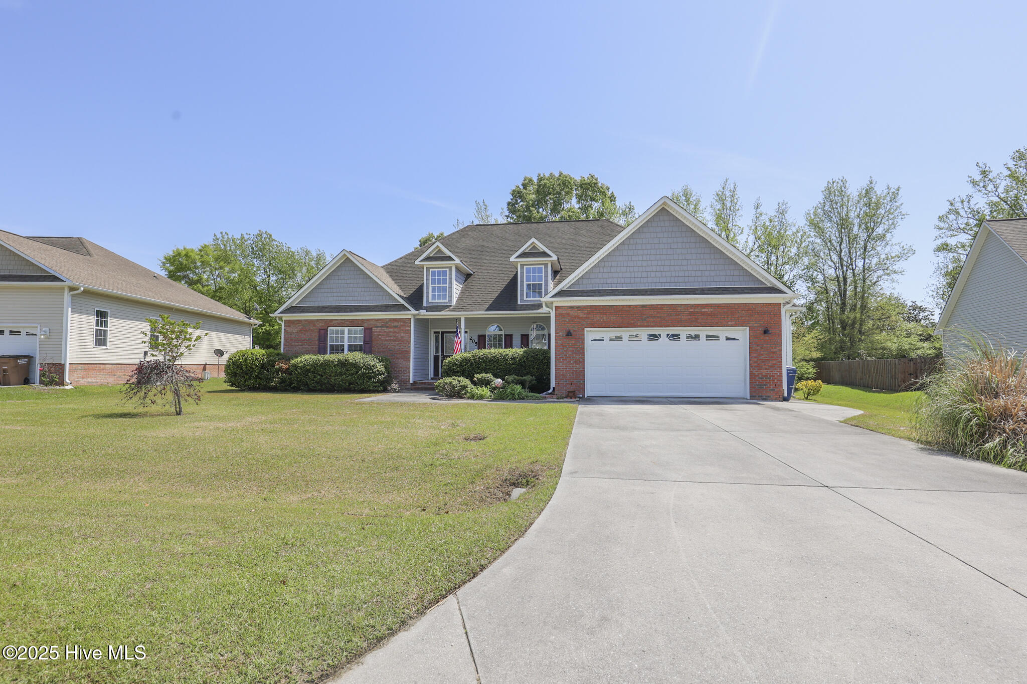 205 S River Drive Property Photo