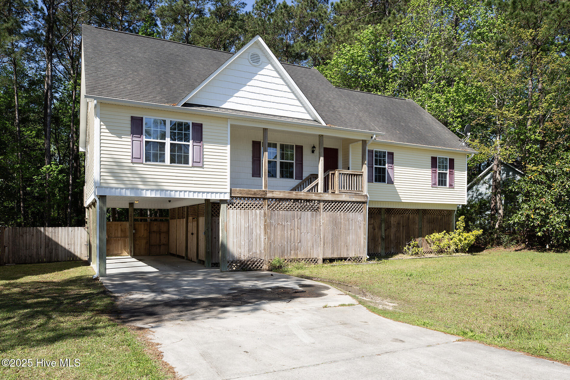 447 Motts Creek Road Property Photo 1