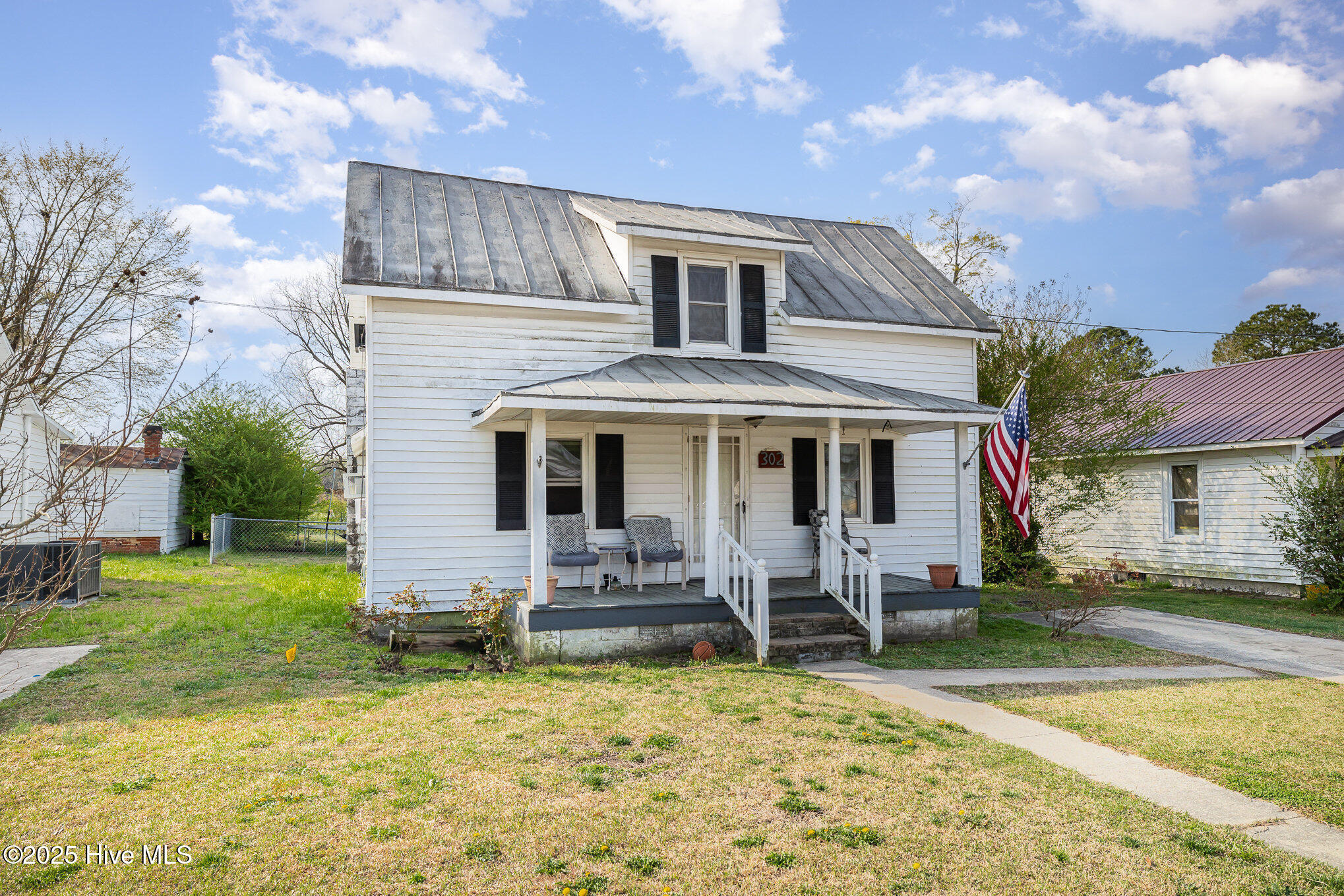 302 N Saratoga Street Property Photo