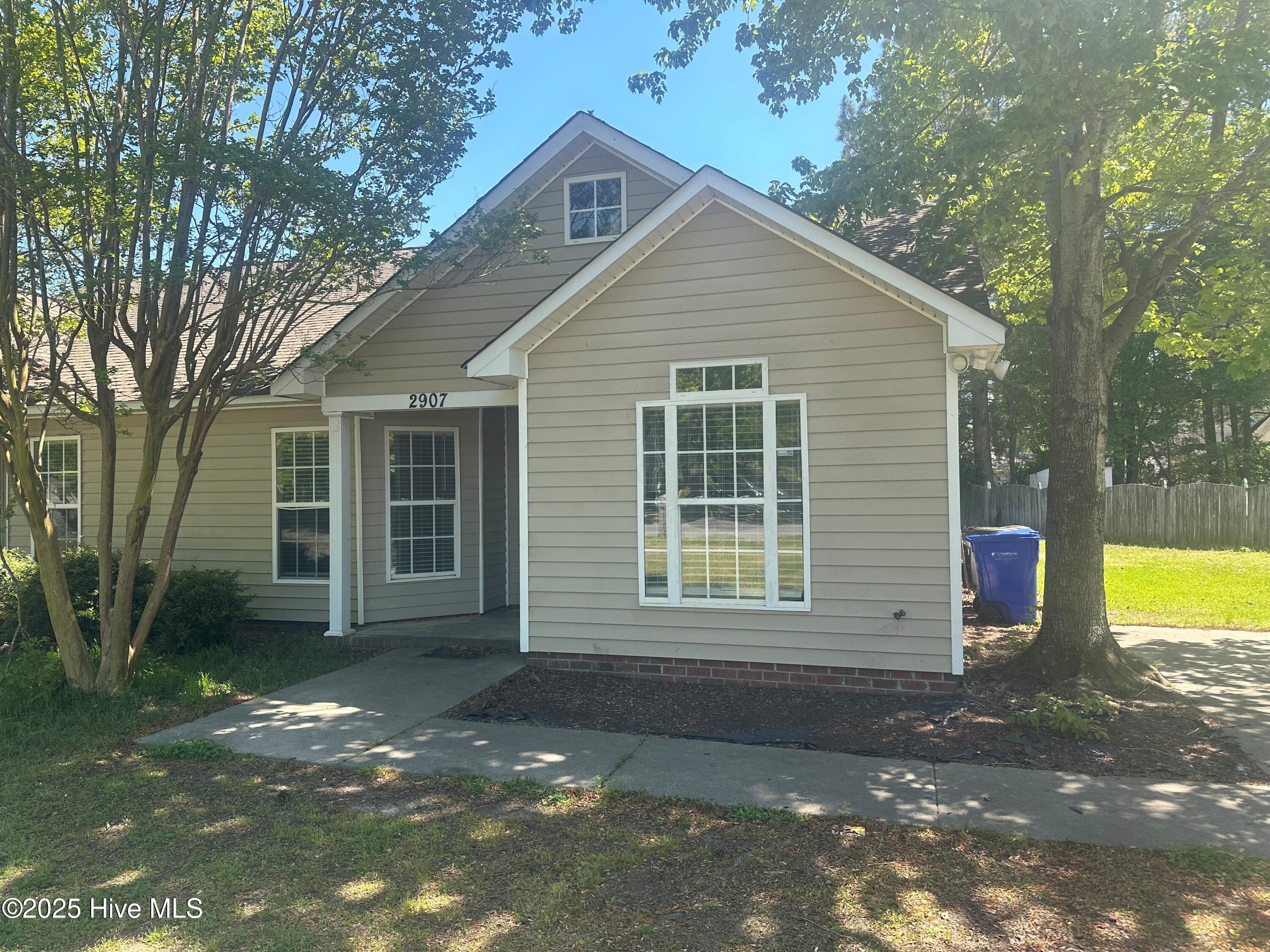 Lake Forest Real Estate Listings Main Image