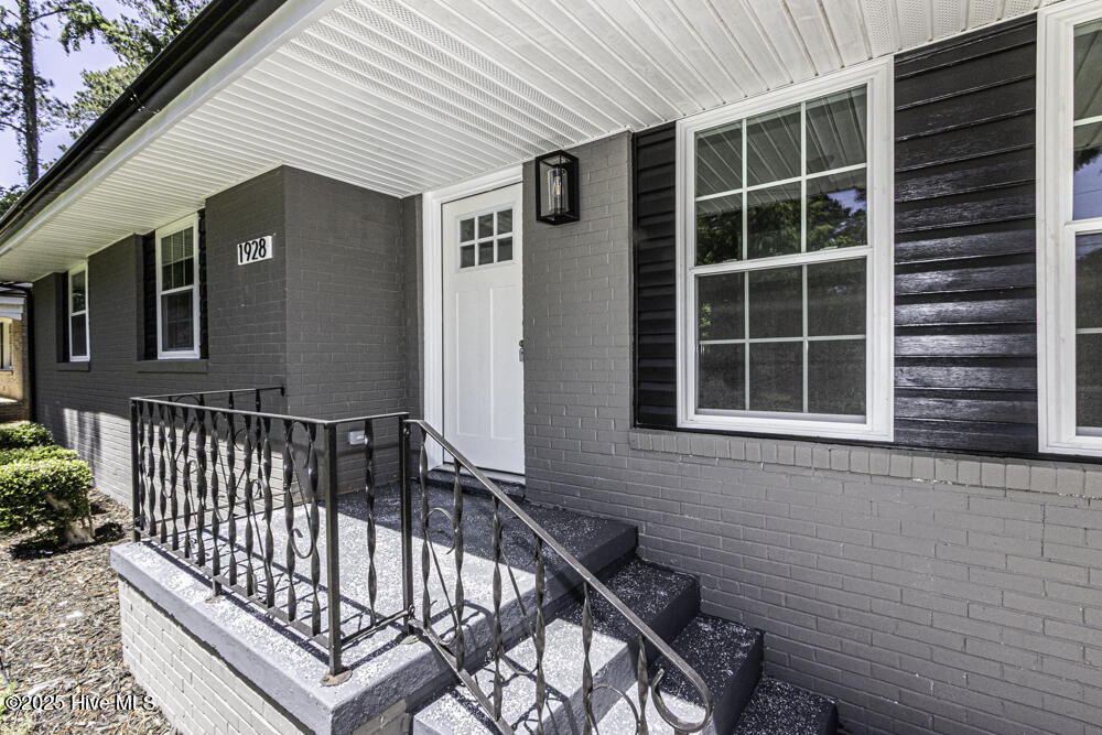 1928 Fletcher Drive Property Photo 4