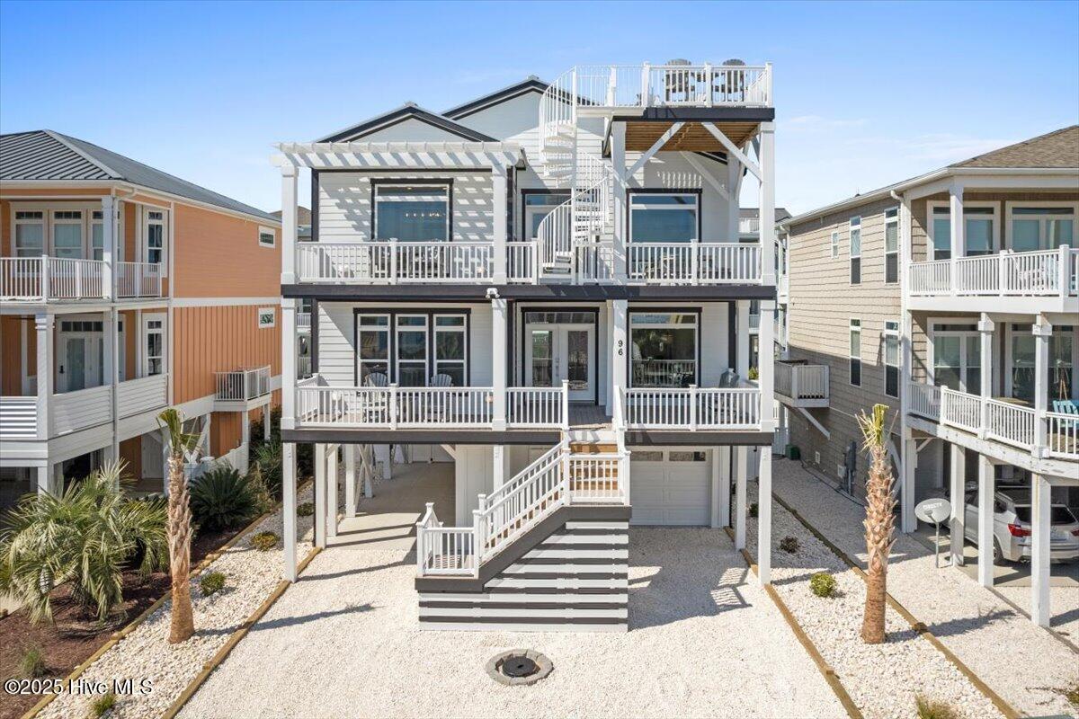 96 W First Street Property Photo
