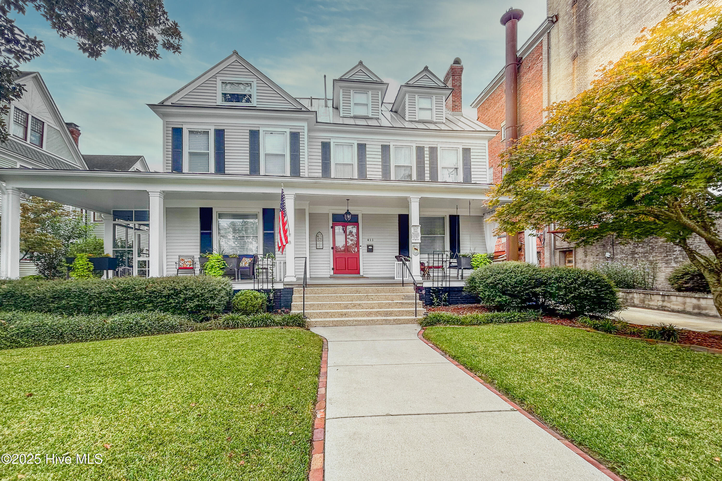 411 Johnson Street Property Photo