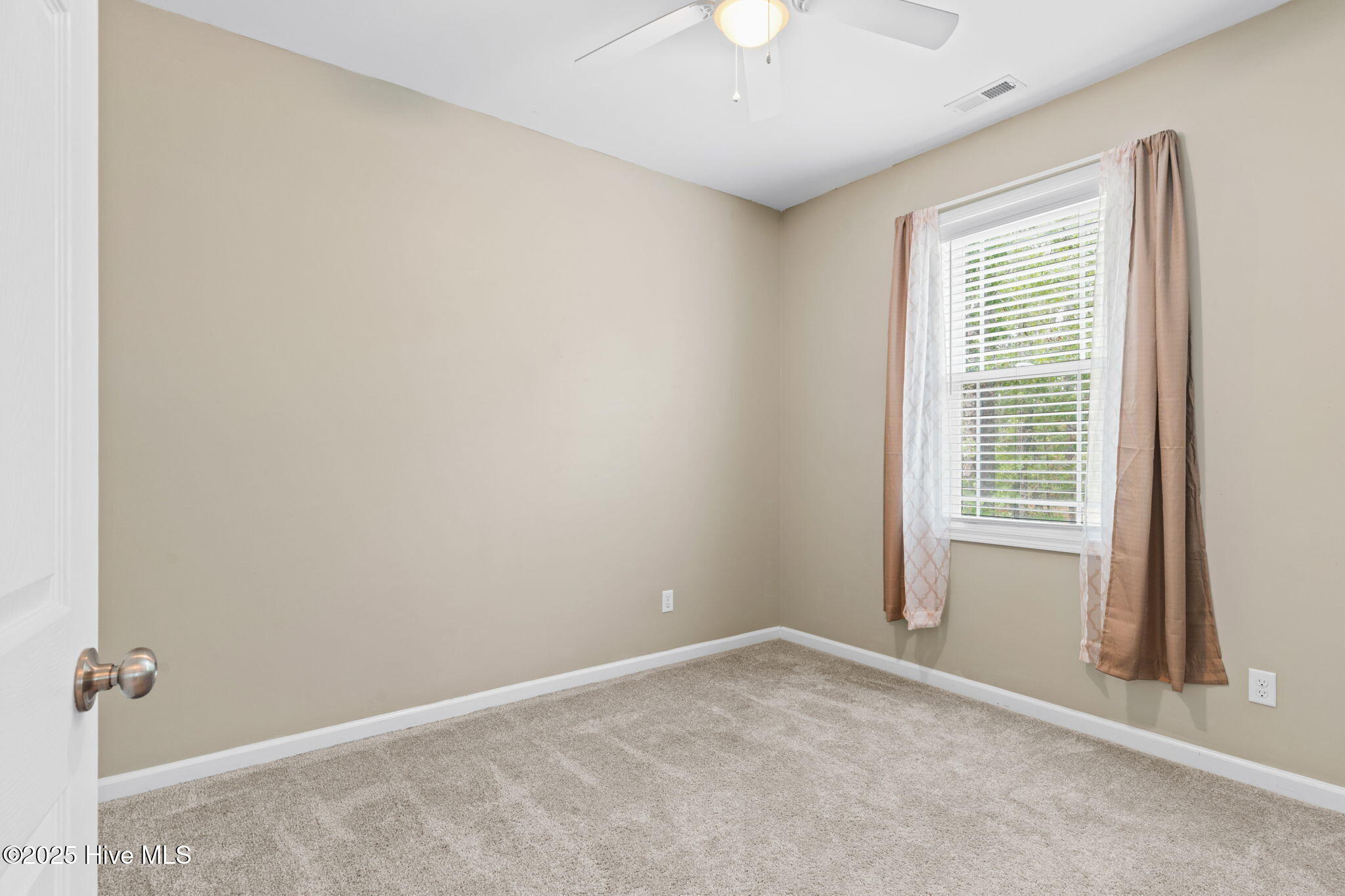 32 S High Point Road Property Photo 26