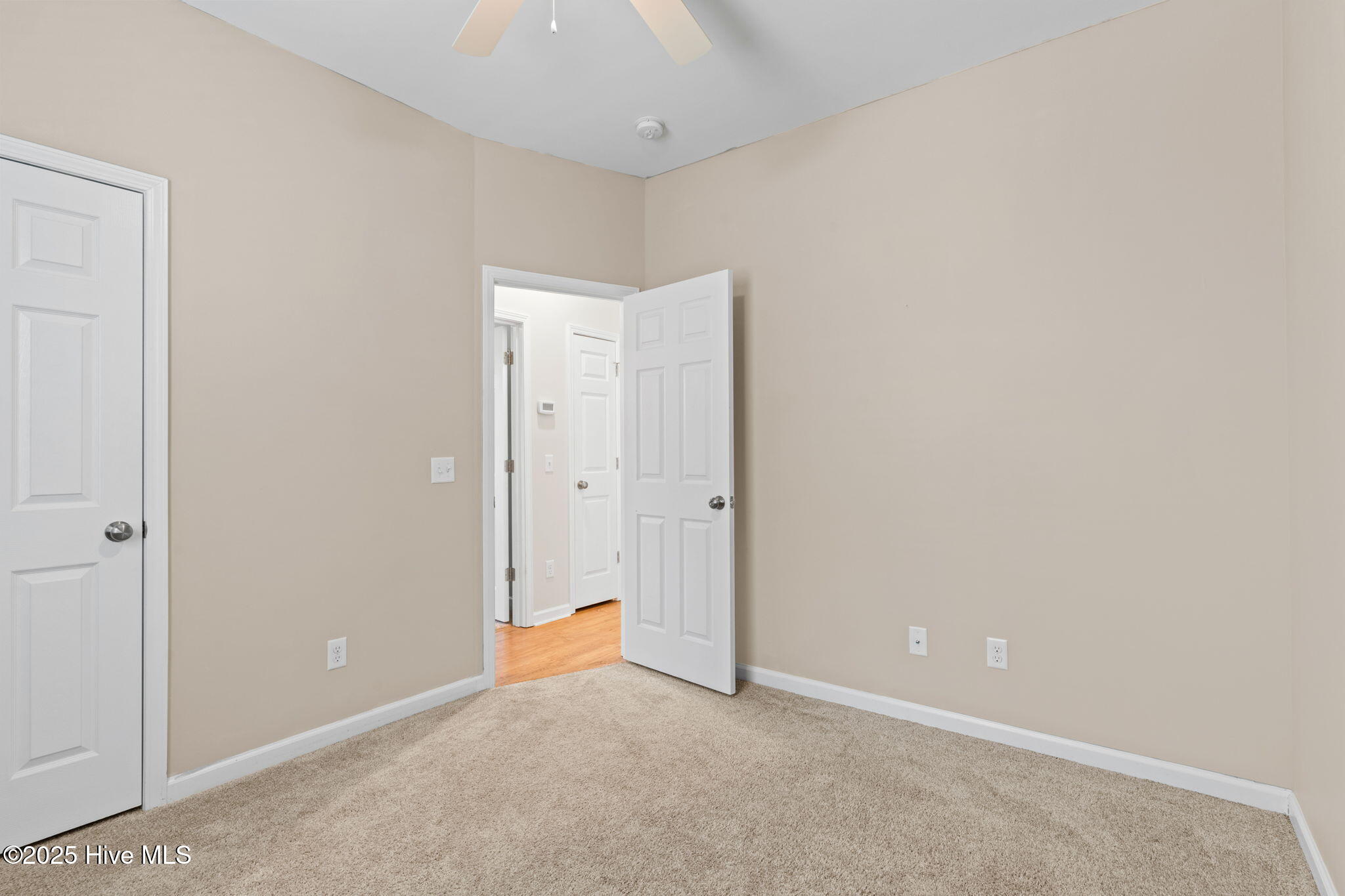 32 S High Point Road Property Photo 27
