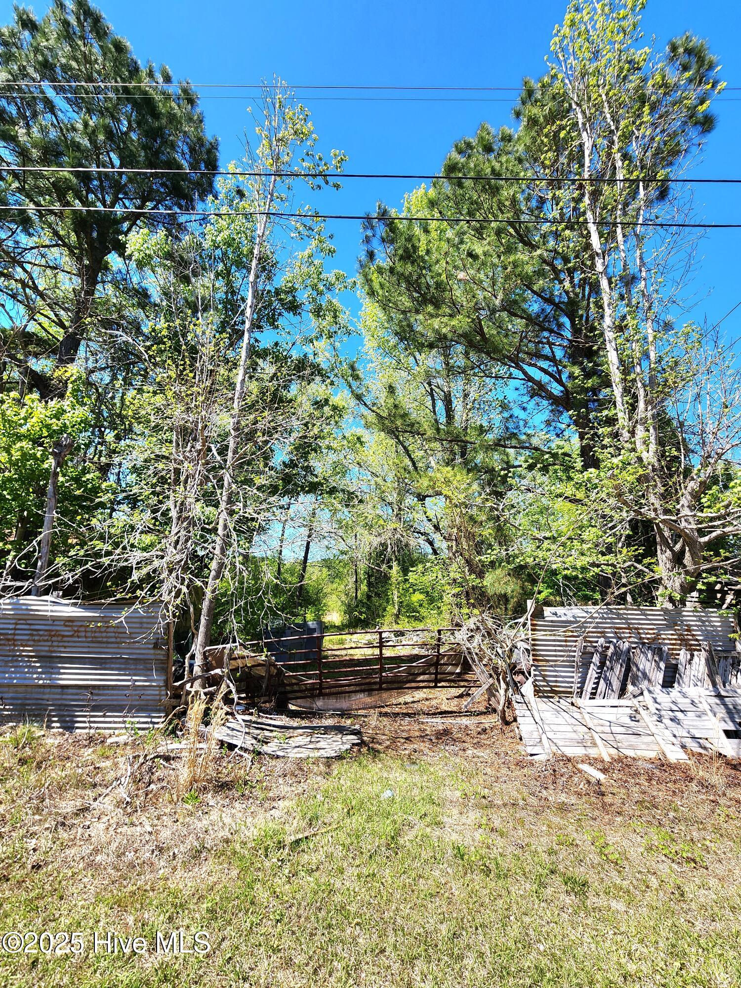 305 Clyde Avenue Property Photo 3