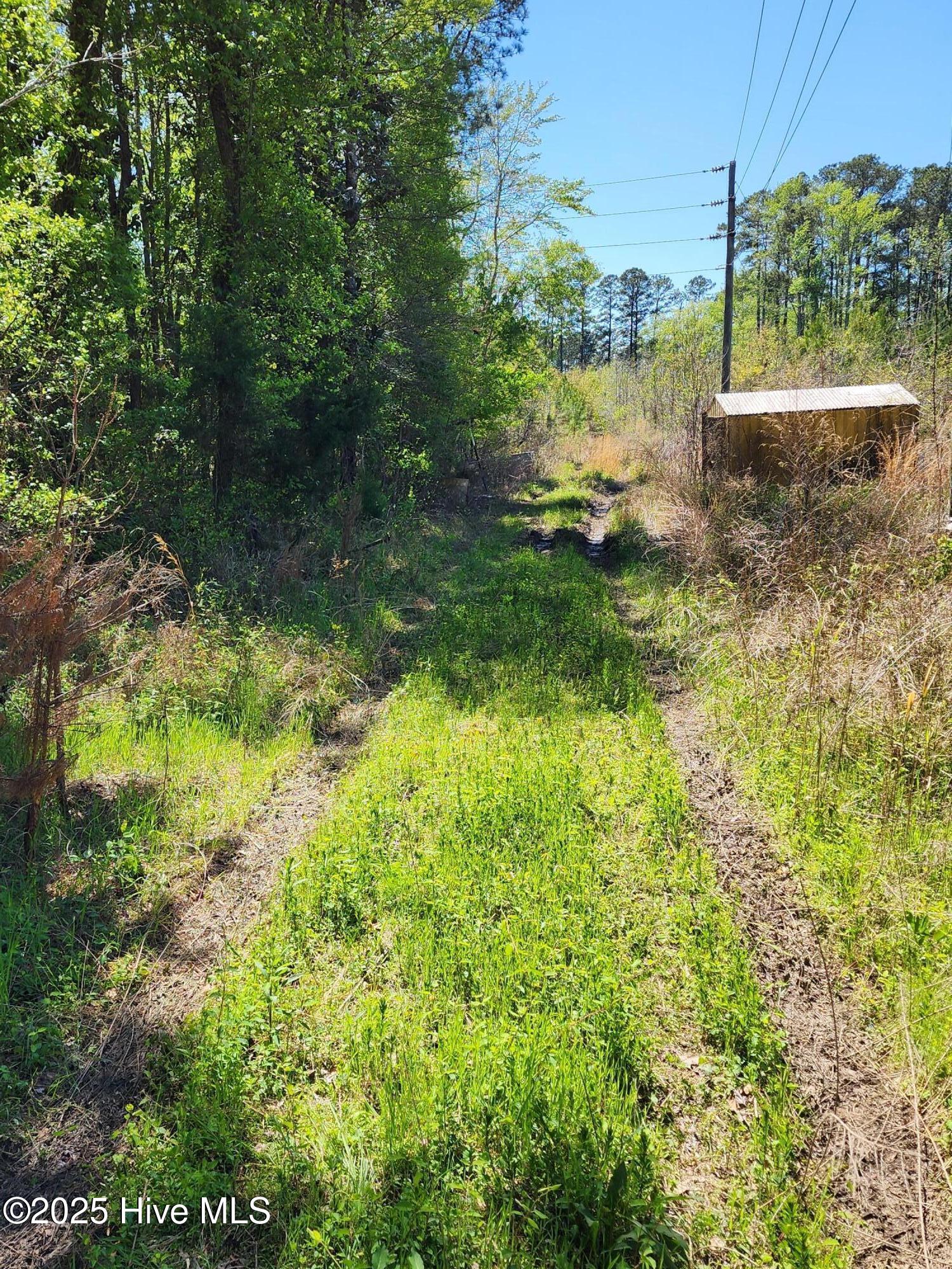 305 Clyde Avenue Property Photo 4