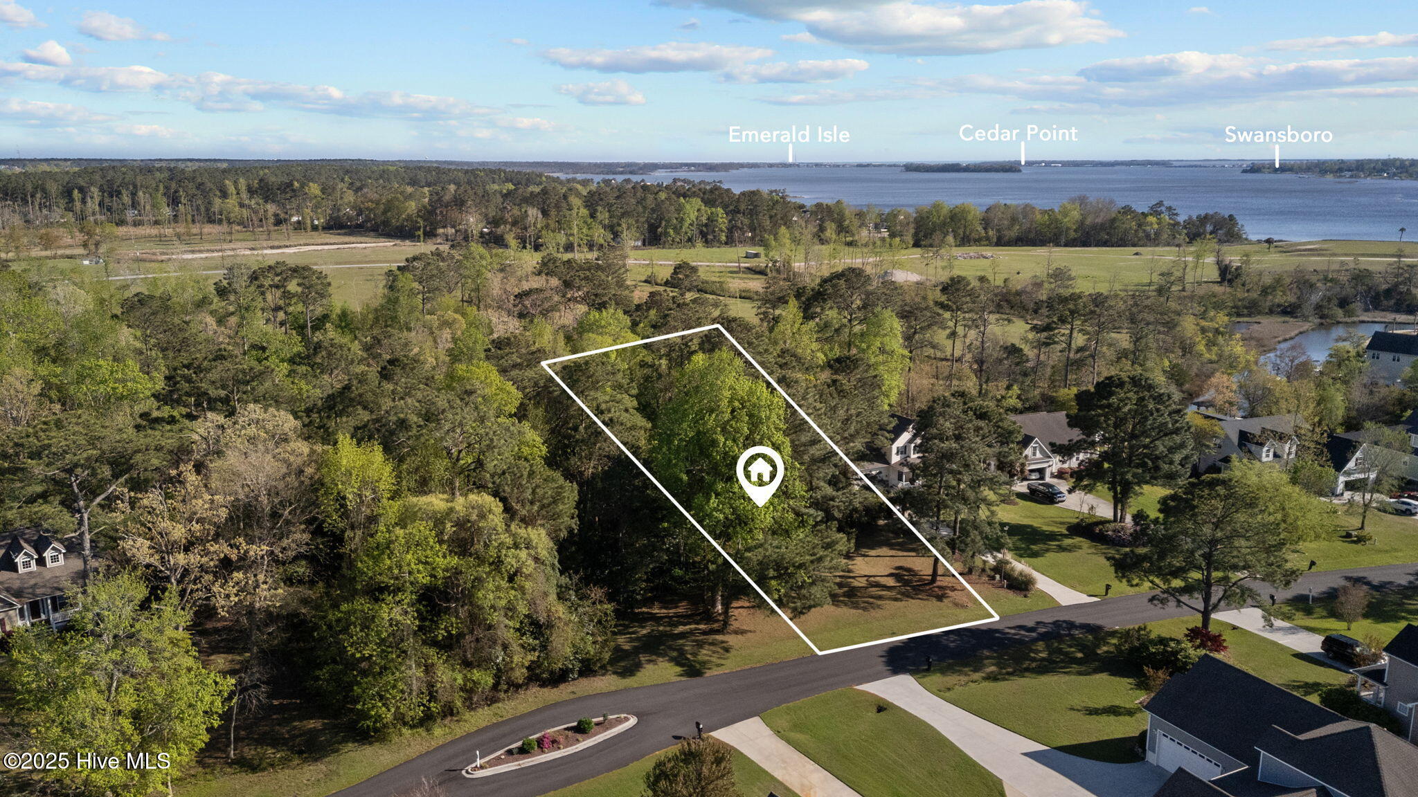 125 White Heron Lane Property Photo 2