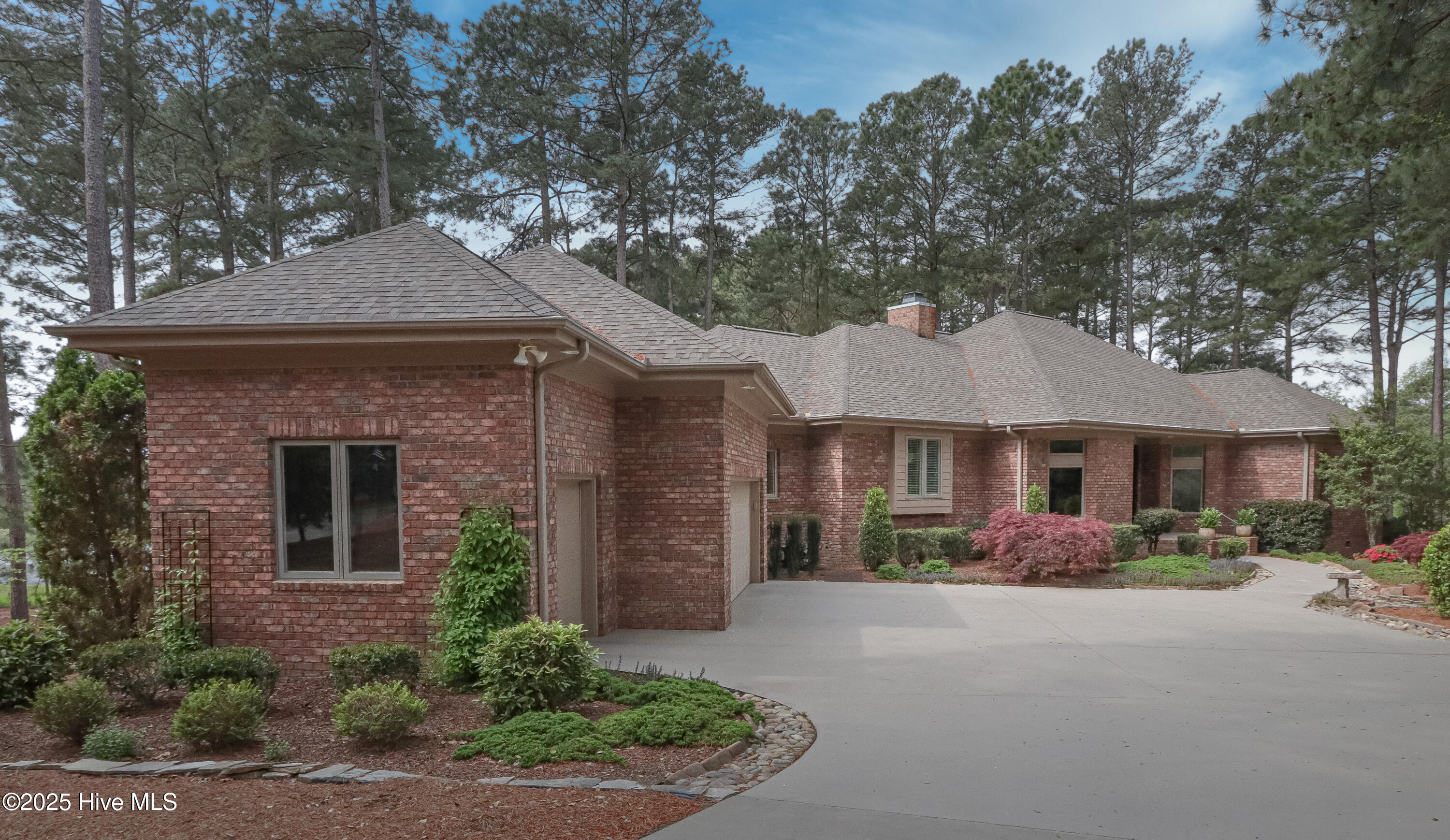 32 Oxton Circle Property Photo