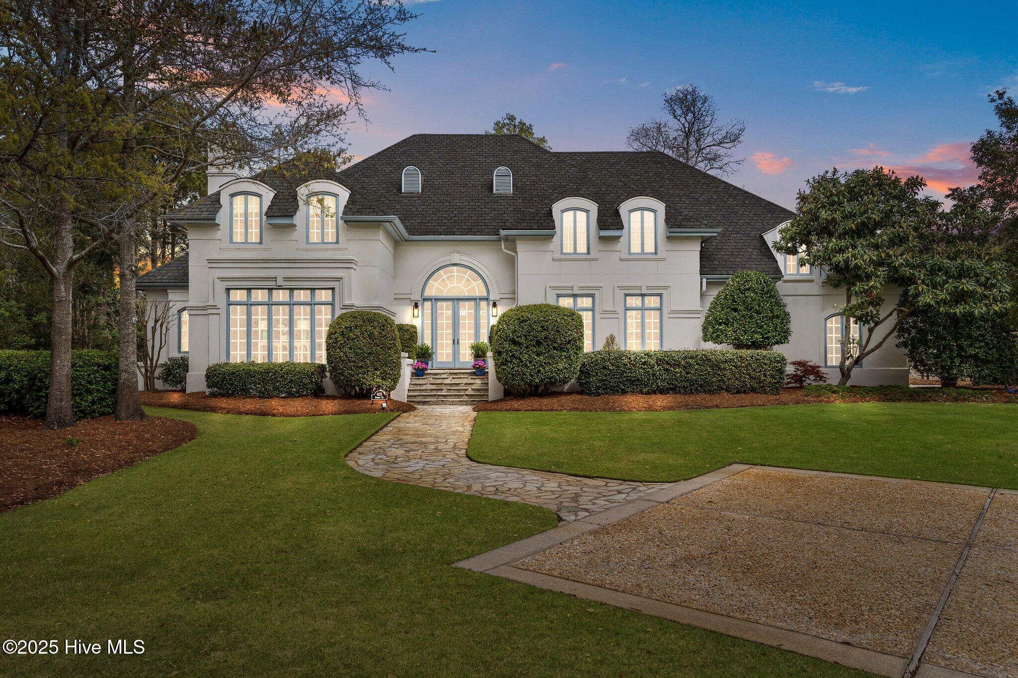 605 Dundee Drive Property Photo