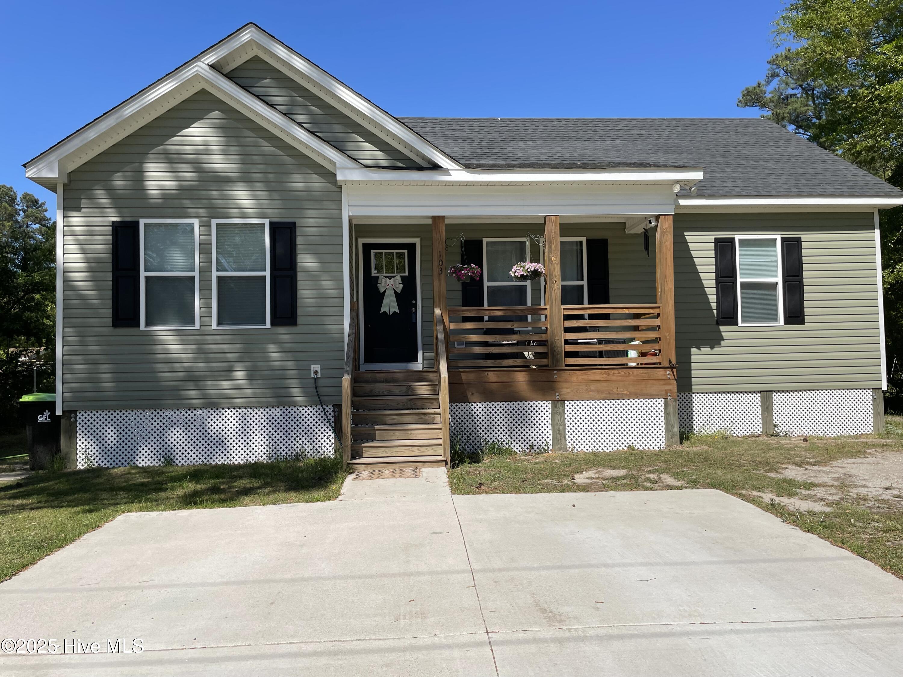 103 Pine Circle Property Photo