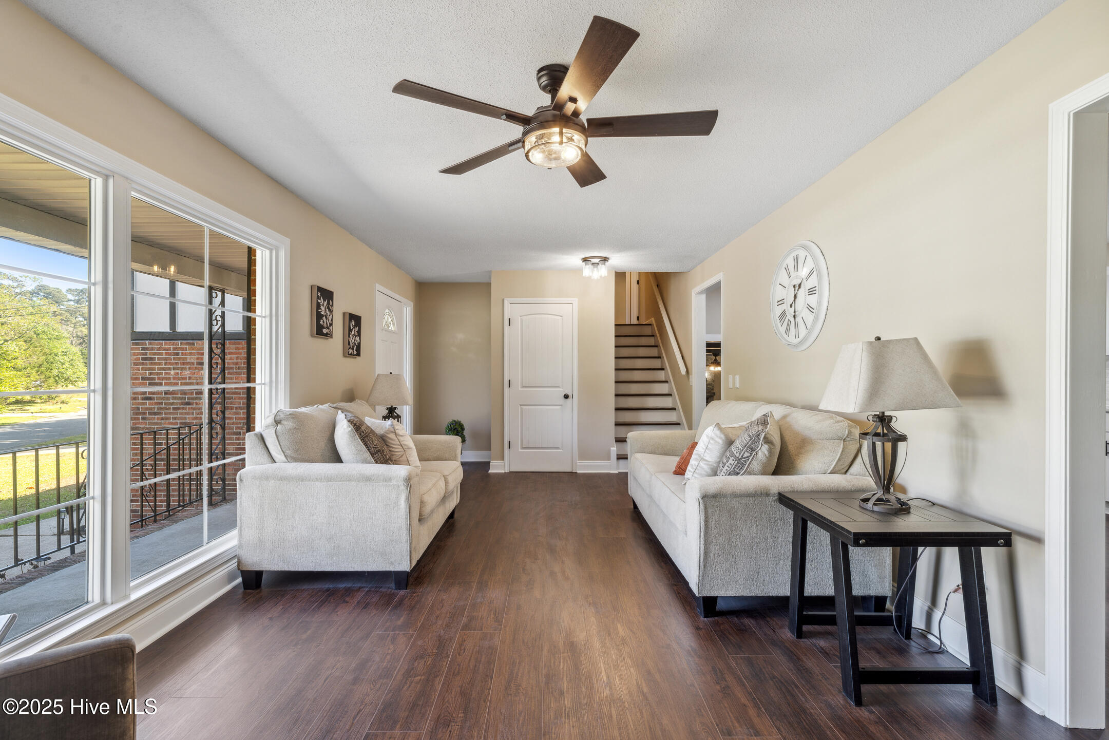 209 W Blackbeard Road Property Photo 12