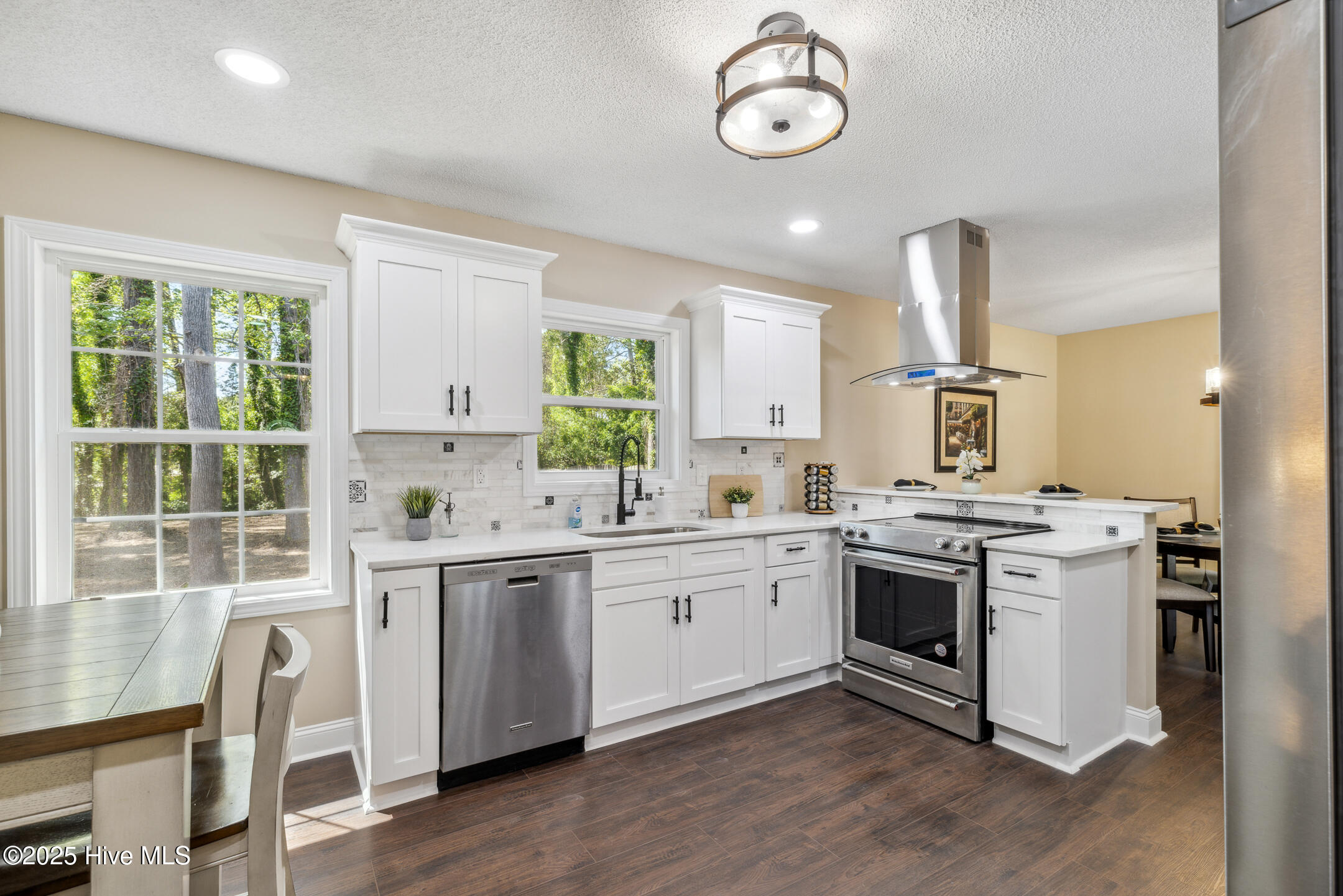 209 W Blackbeard Road Property Photo 13