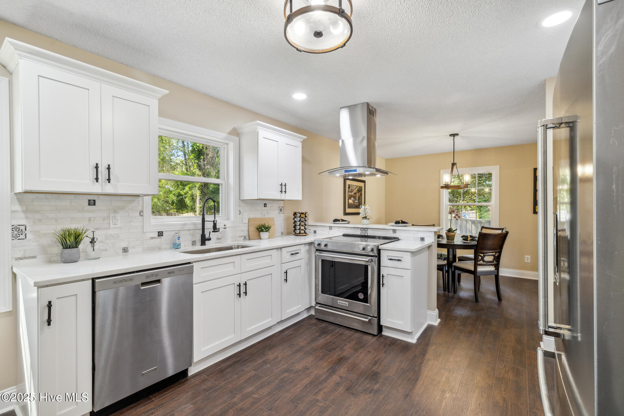209 W Blackbeard Road Property Photo 14