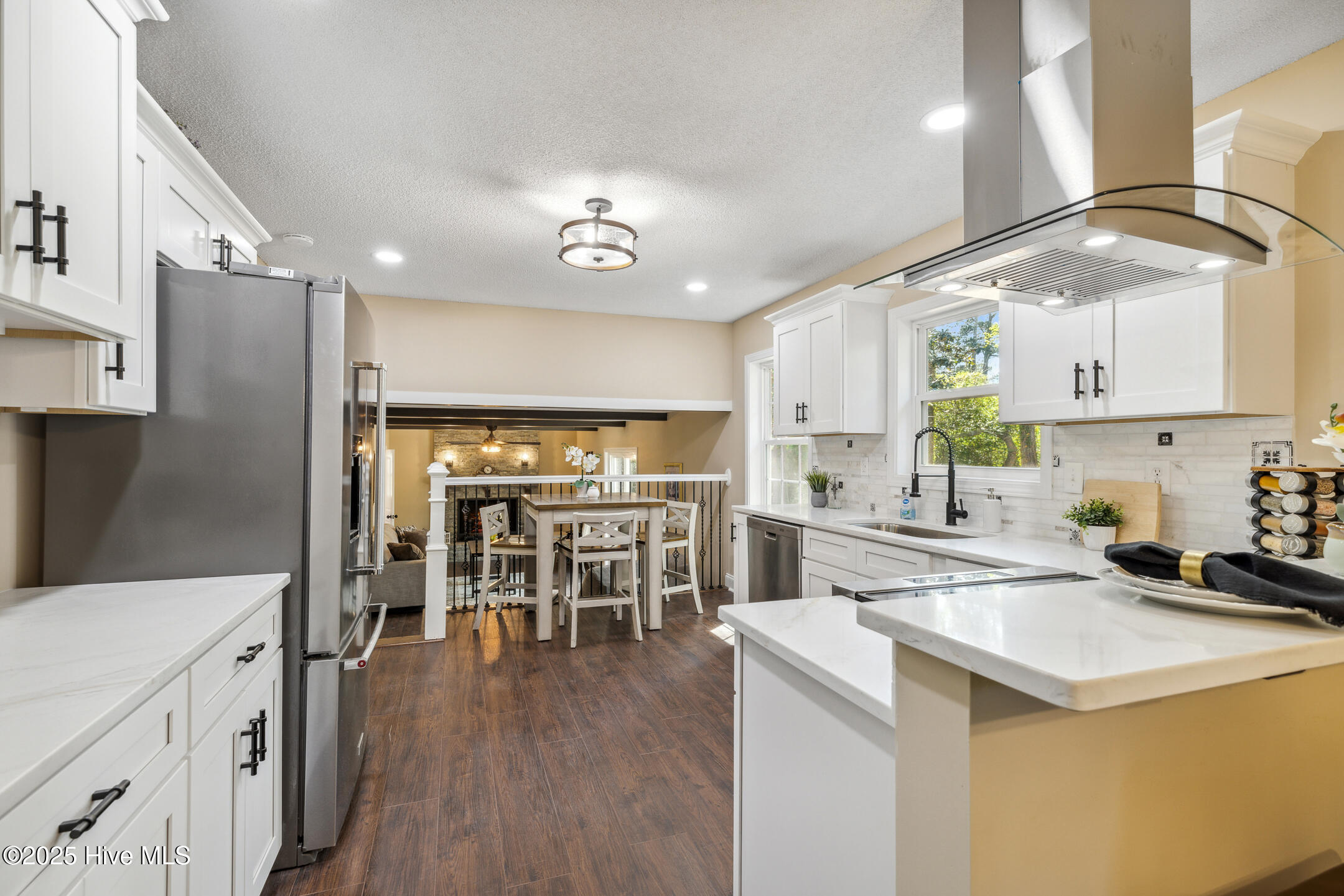 209 W Blackbeard Road Property Photo 16