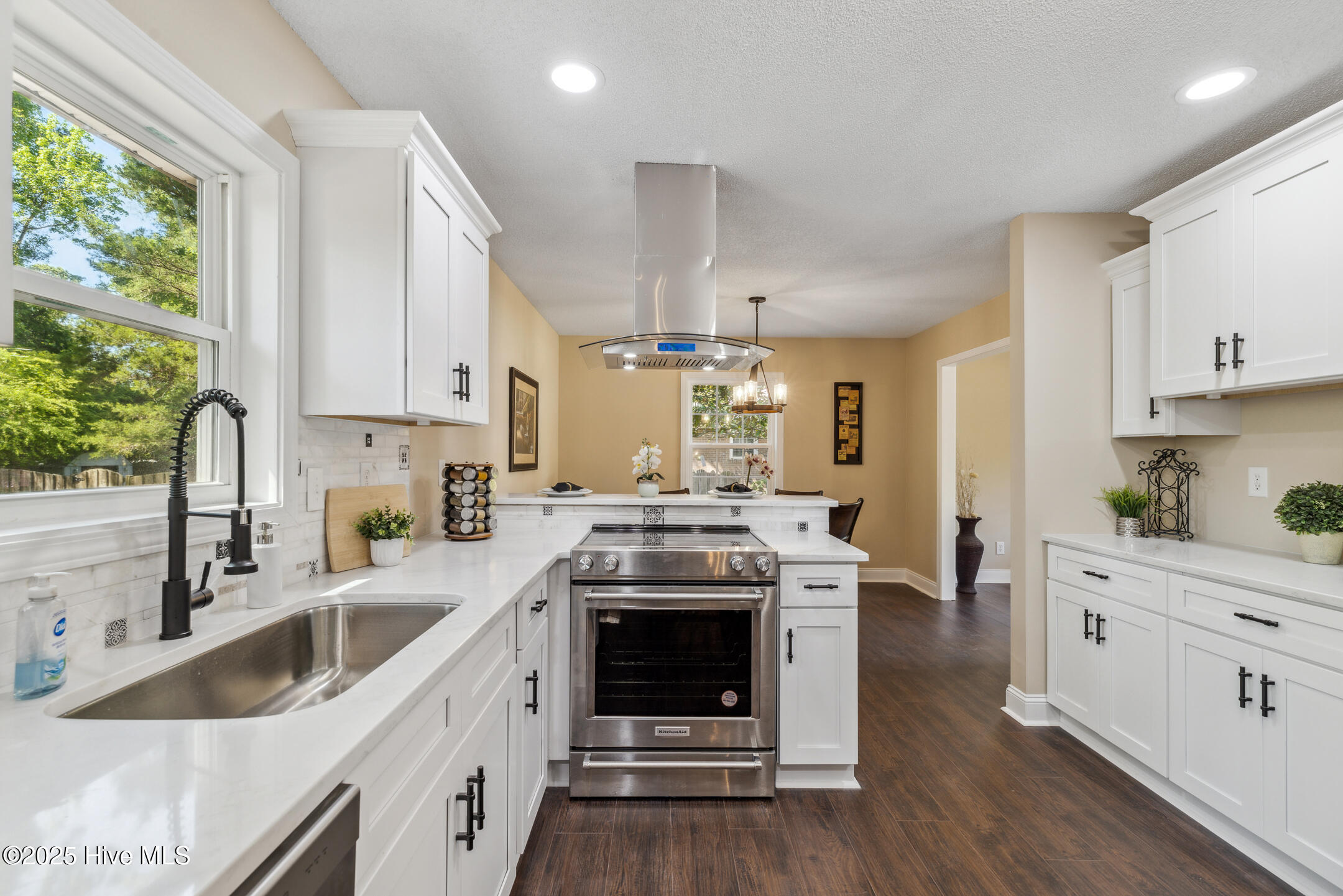 209 W Blackbeard Road Property Photo 20