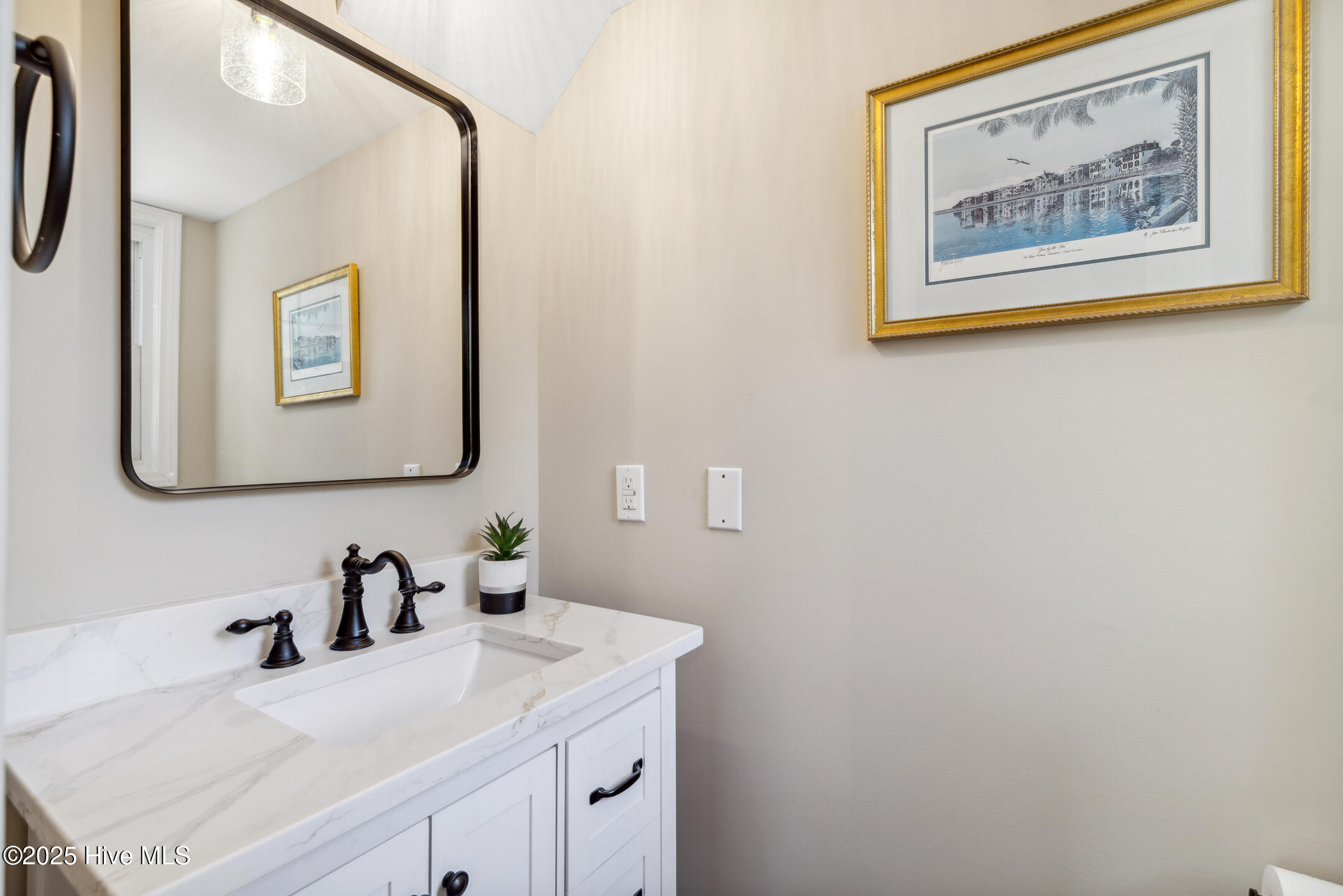 209 W Blackbeard Road Property Photo 36