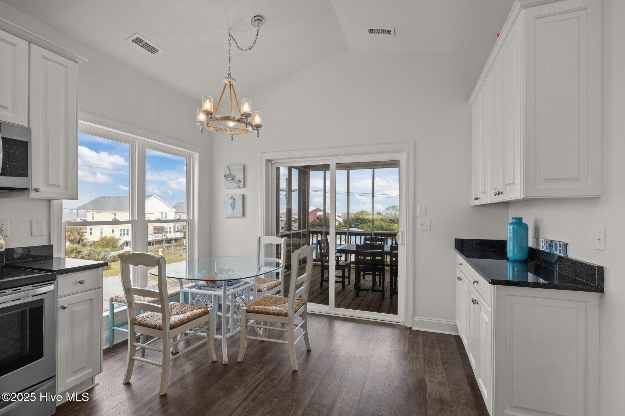 106 Willis Avenue A Property Photo 8