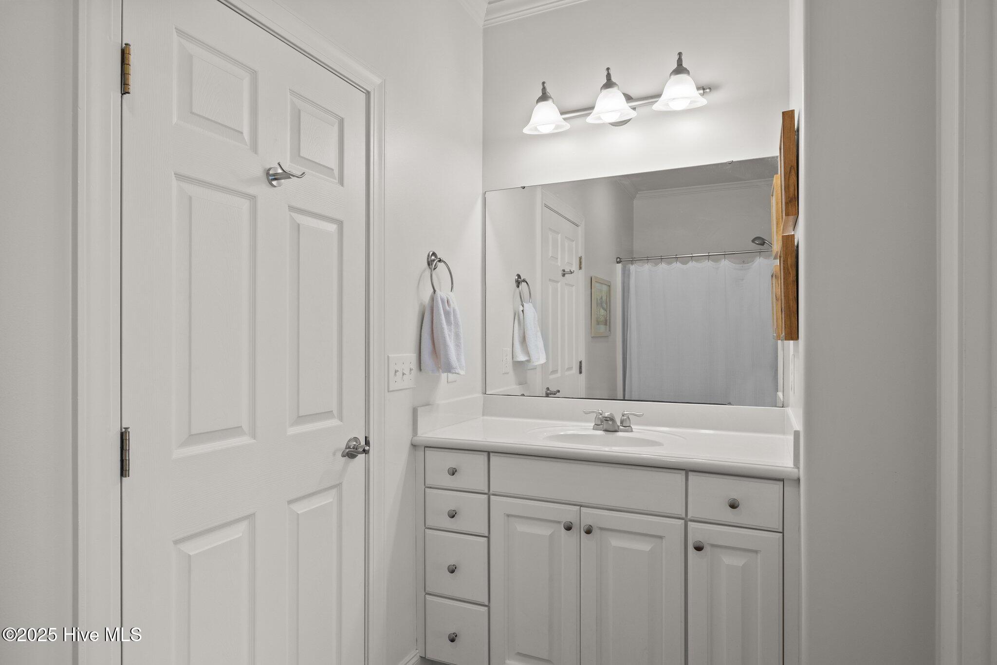 106 Willis Avenue A Property Photo 23