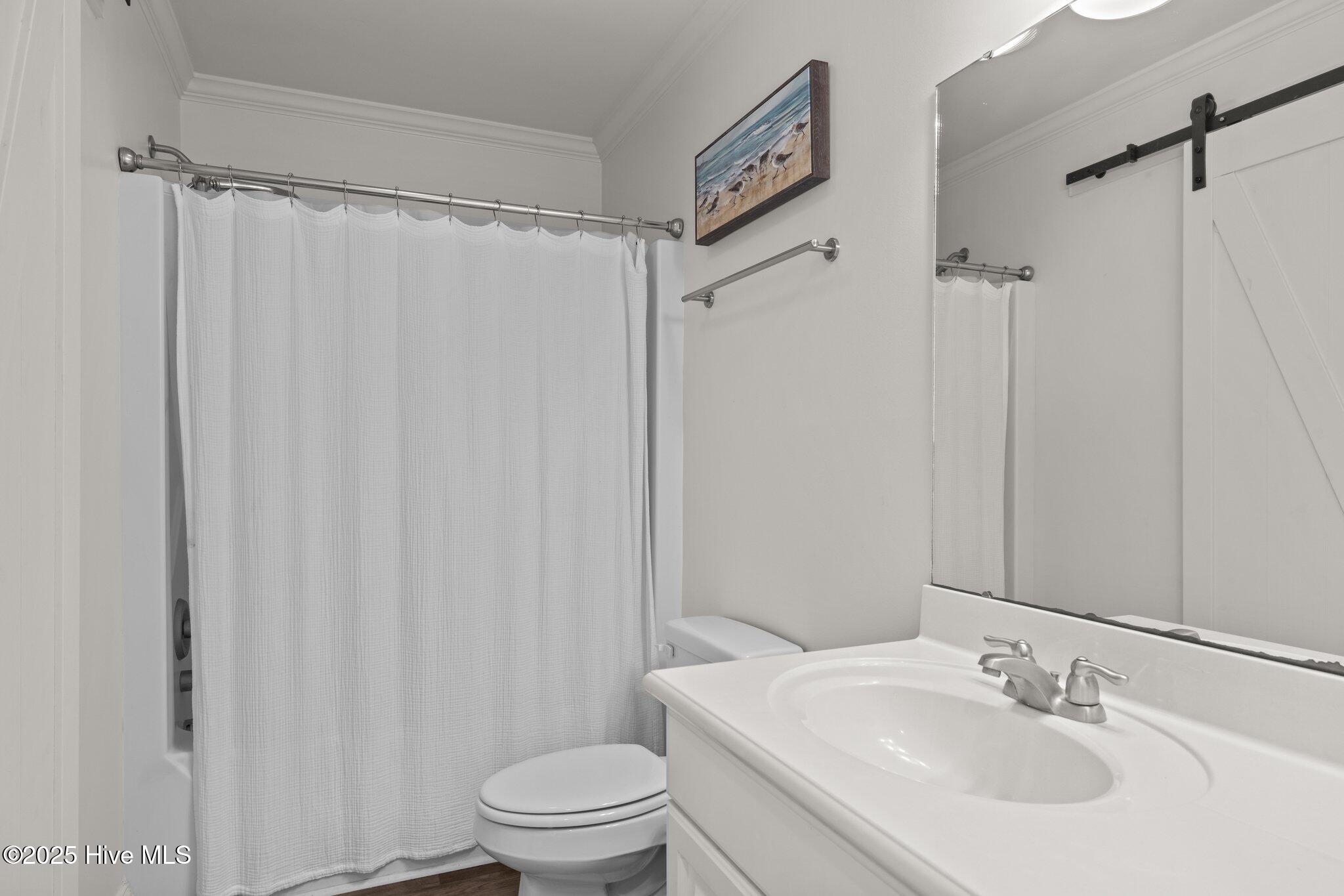 106 Willis Avenue A Property Photo 28