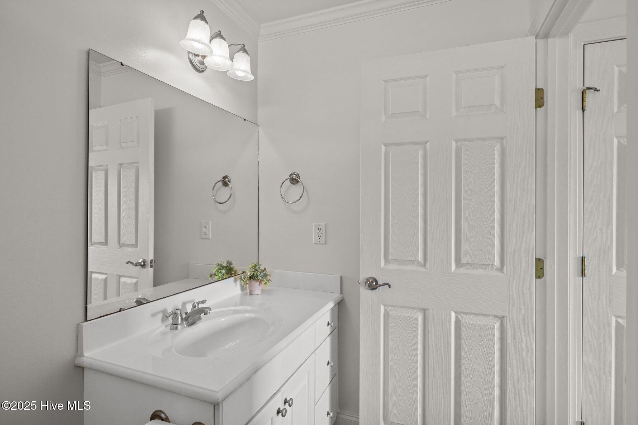 106 Willis Avenue A Property Photo 31
