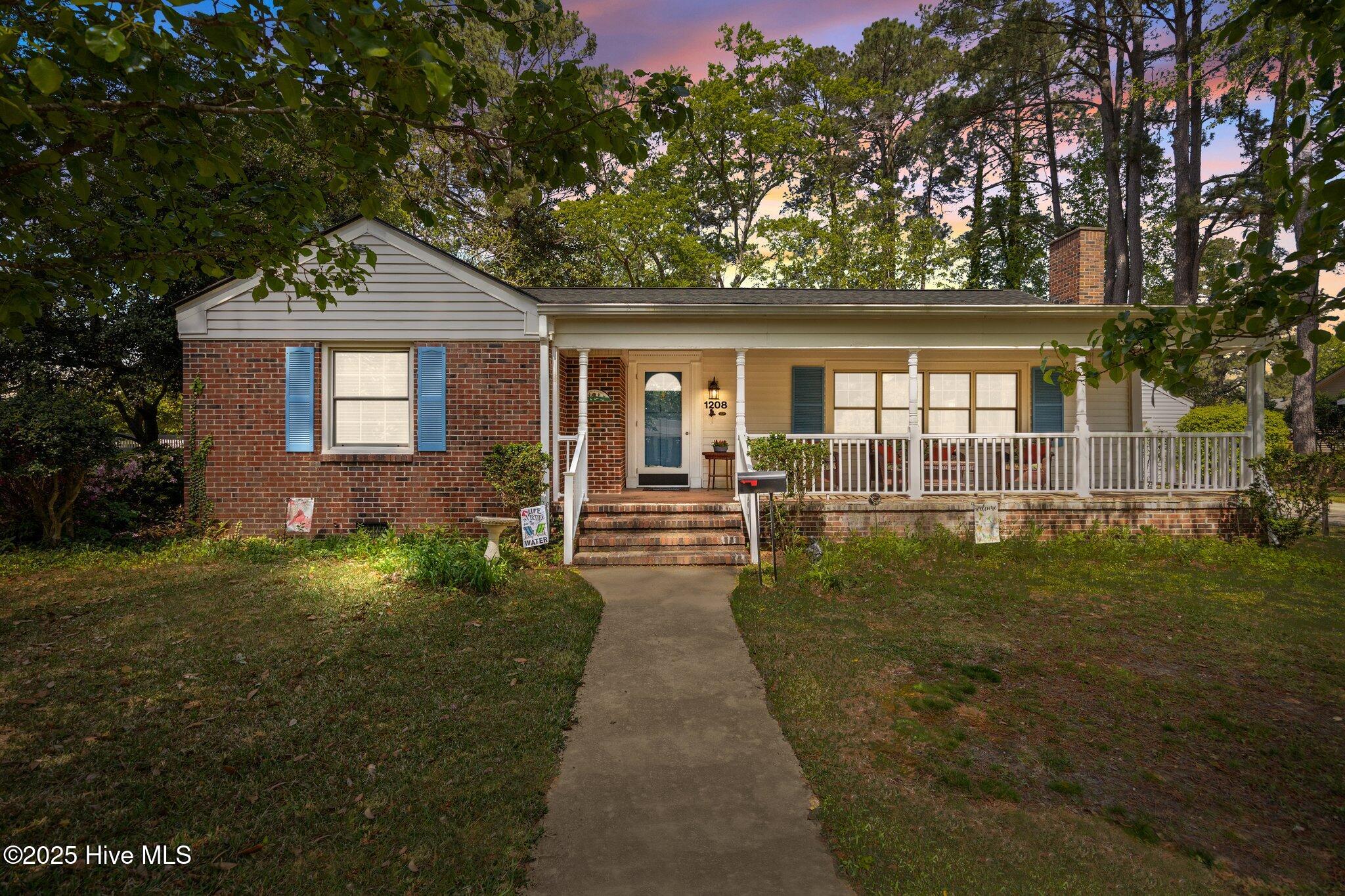 1208 Summit Avenue Property Photo
