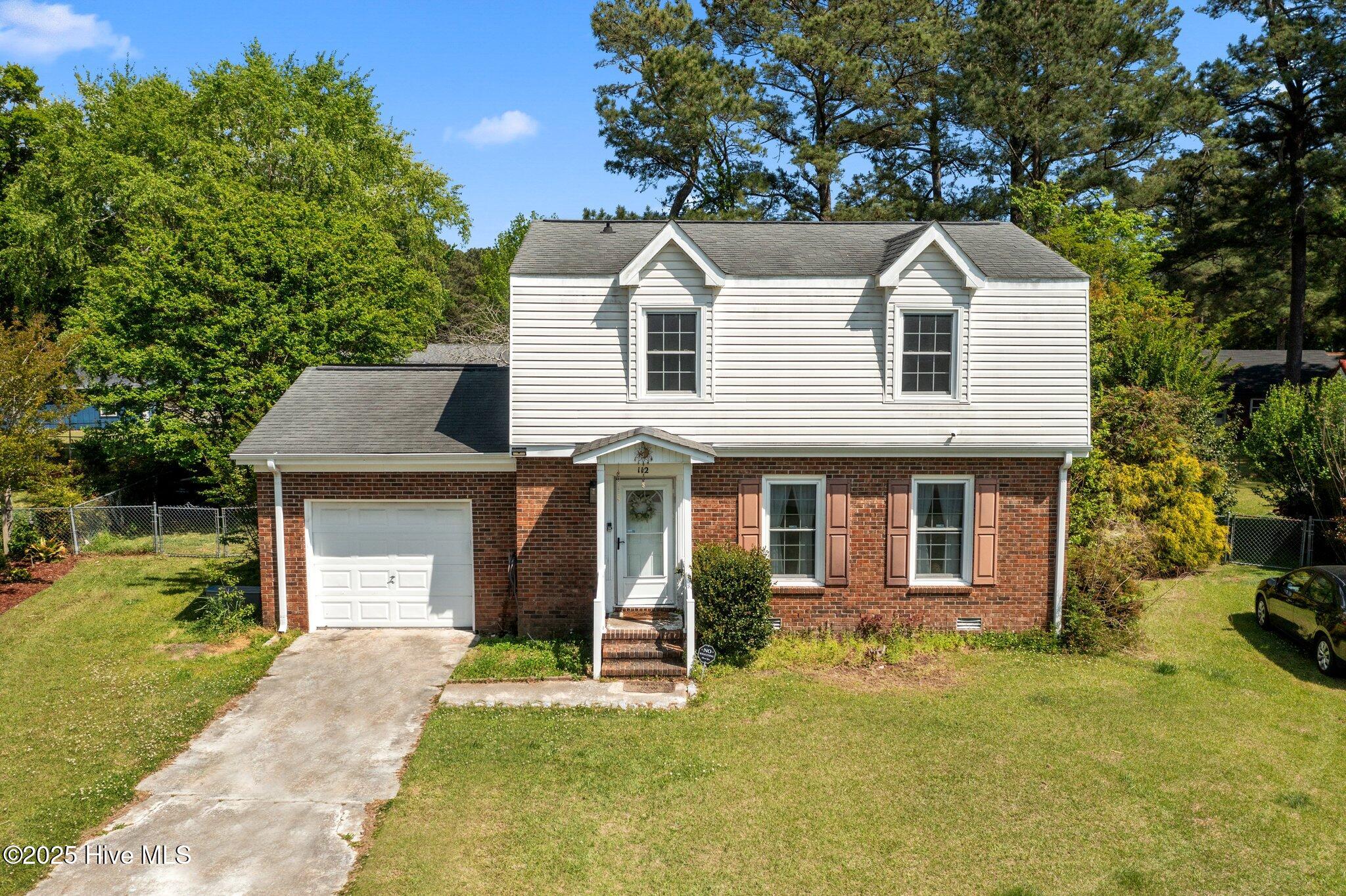 112 Carolina Circle Property Photo