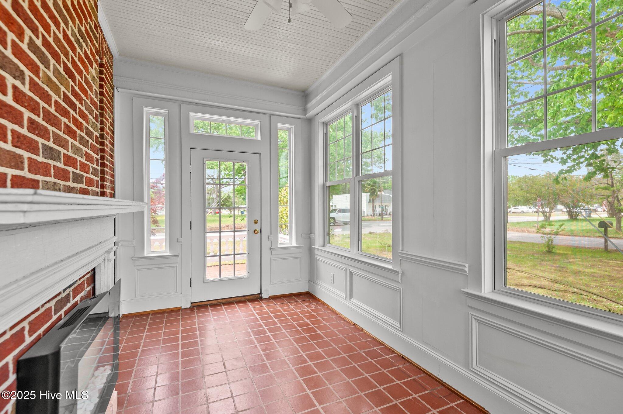 306 N Parker Street Property Photo 13