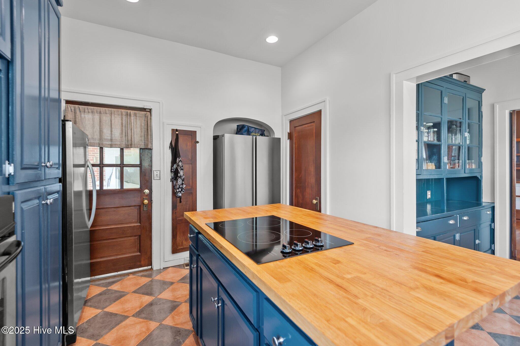 306 N Parker Street Property Photo 18