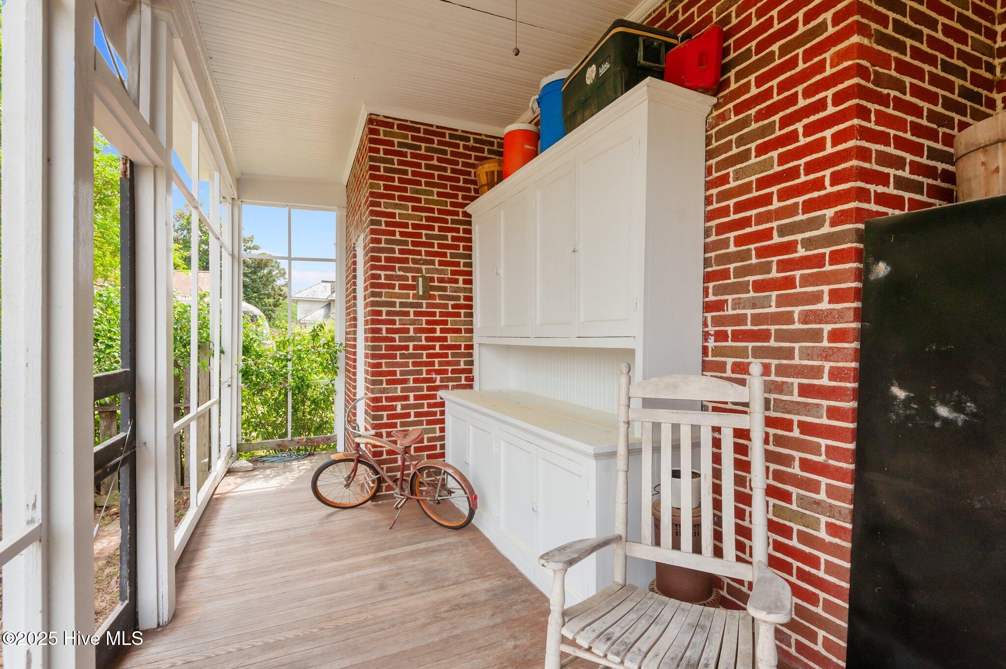 306 N Parker Street Property Photo 35