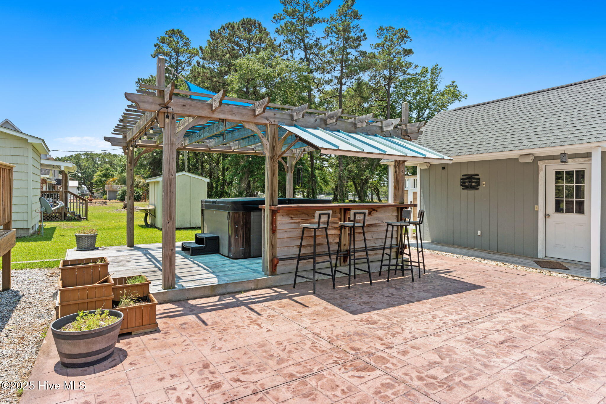 1990 Harbor Drive Property Photo 8