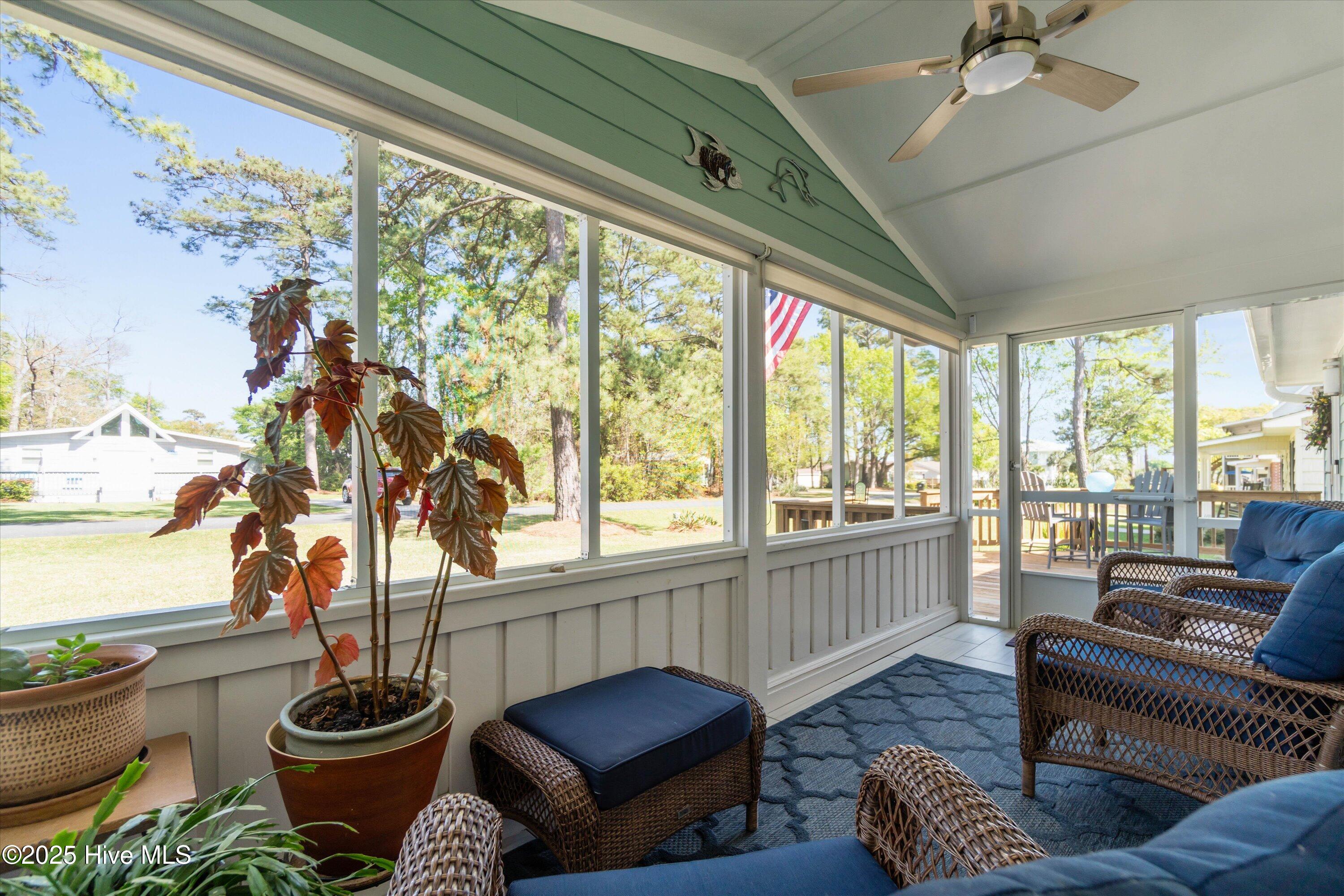 1990 Harbor Drive Property Photo 19