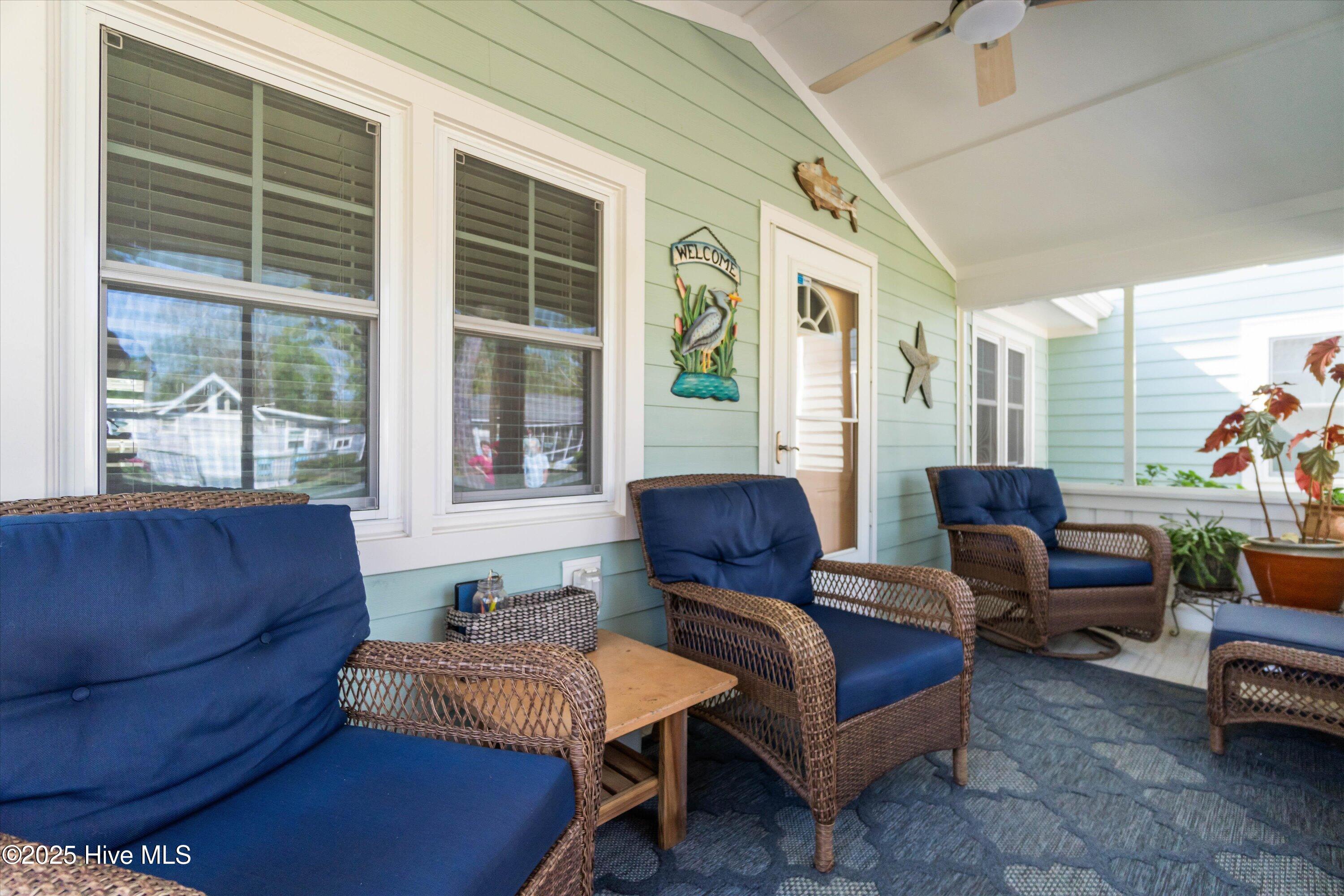 1990 Harbor Drive Property Photo 20