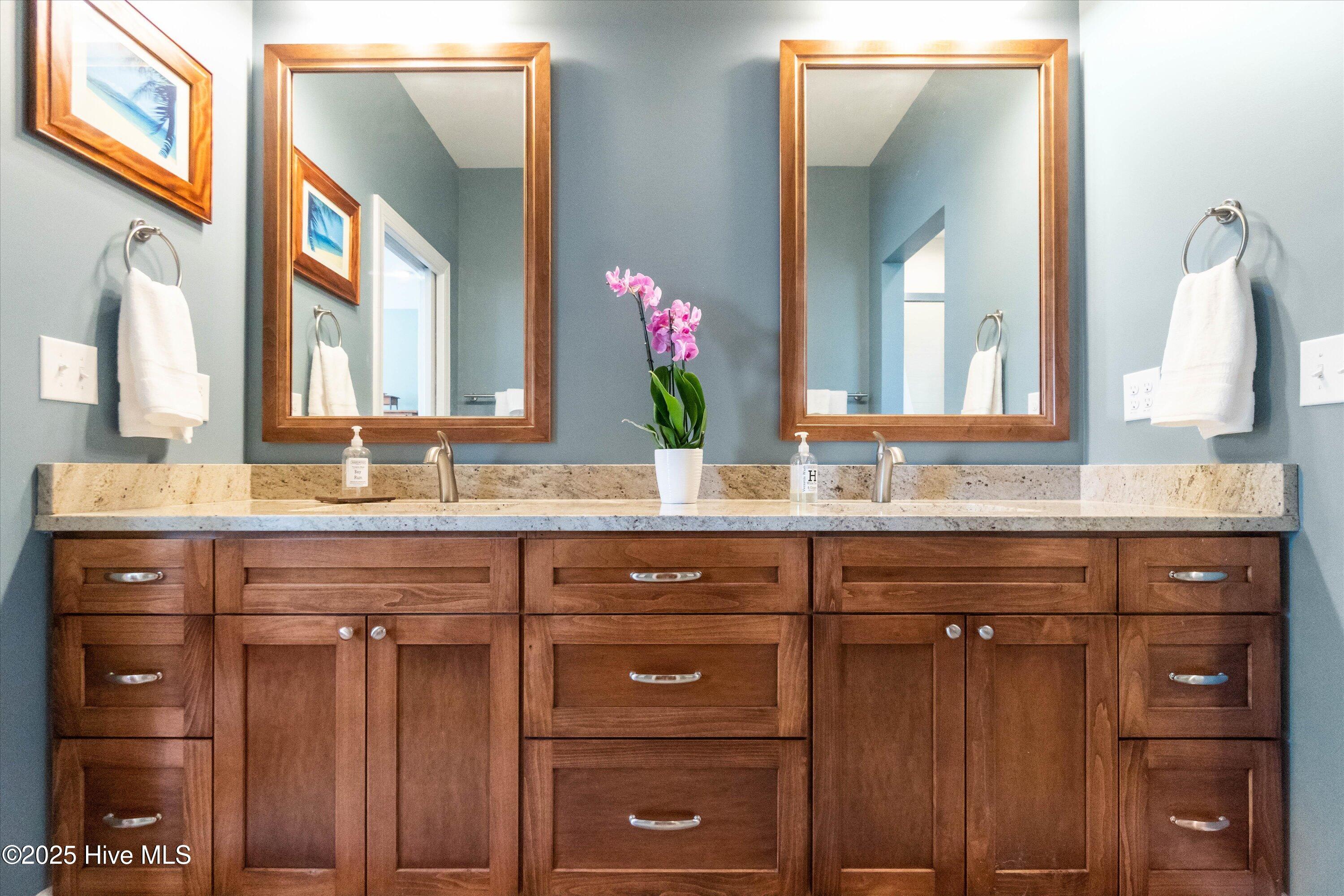 1990 Harbor Drive Property Photo 33