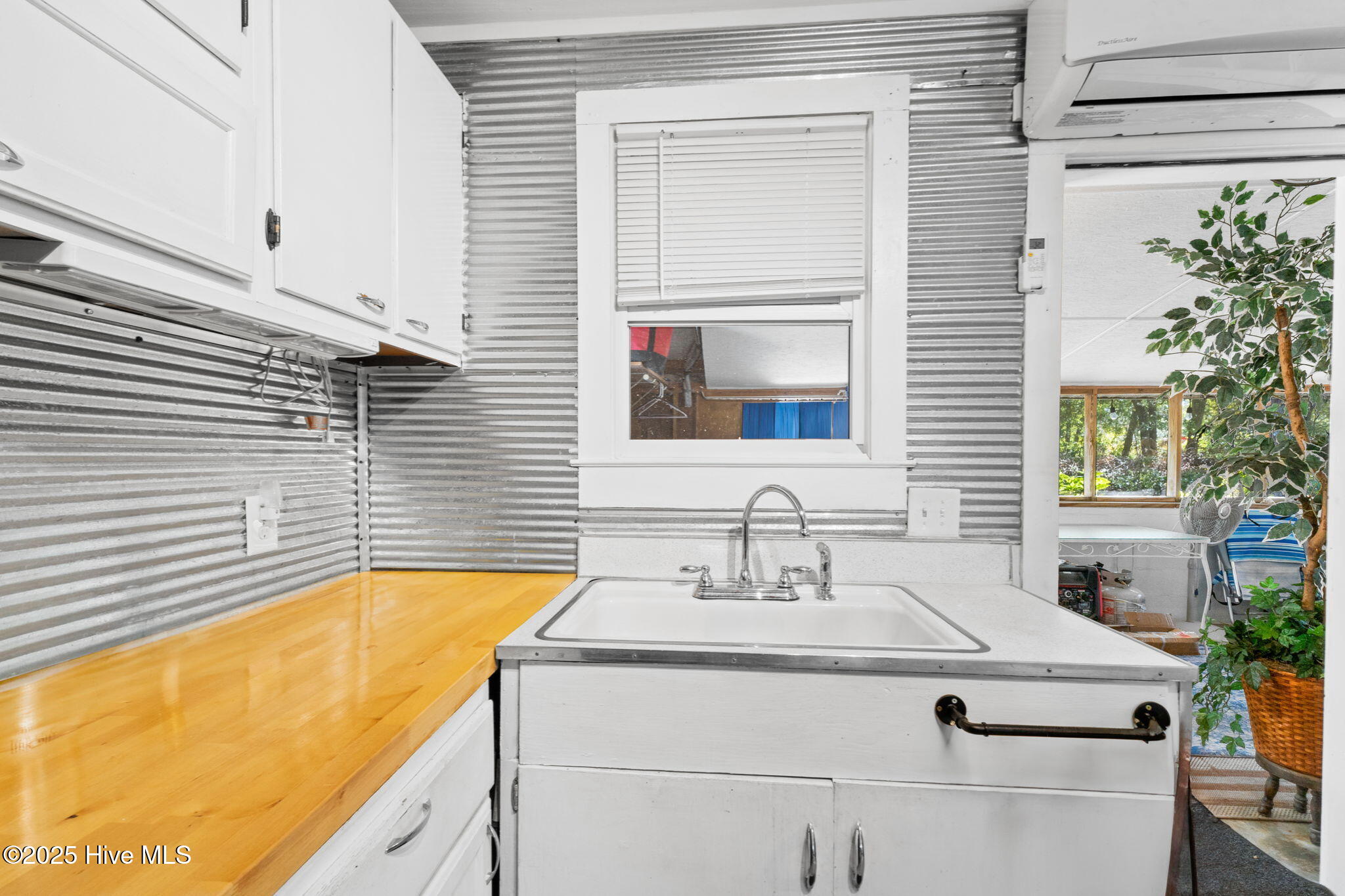 306 Ne 55th Street Property Photo 13