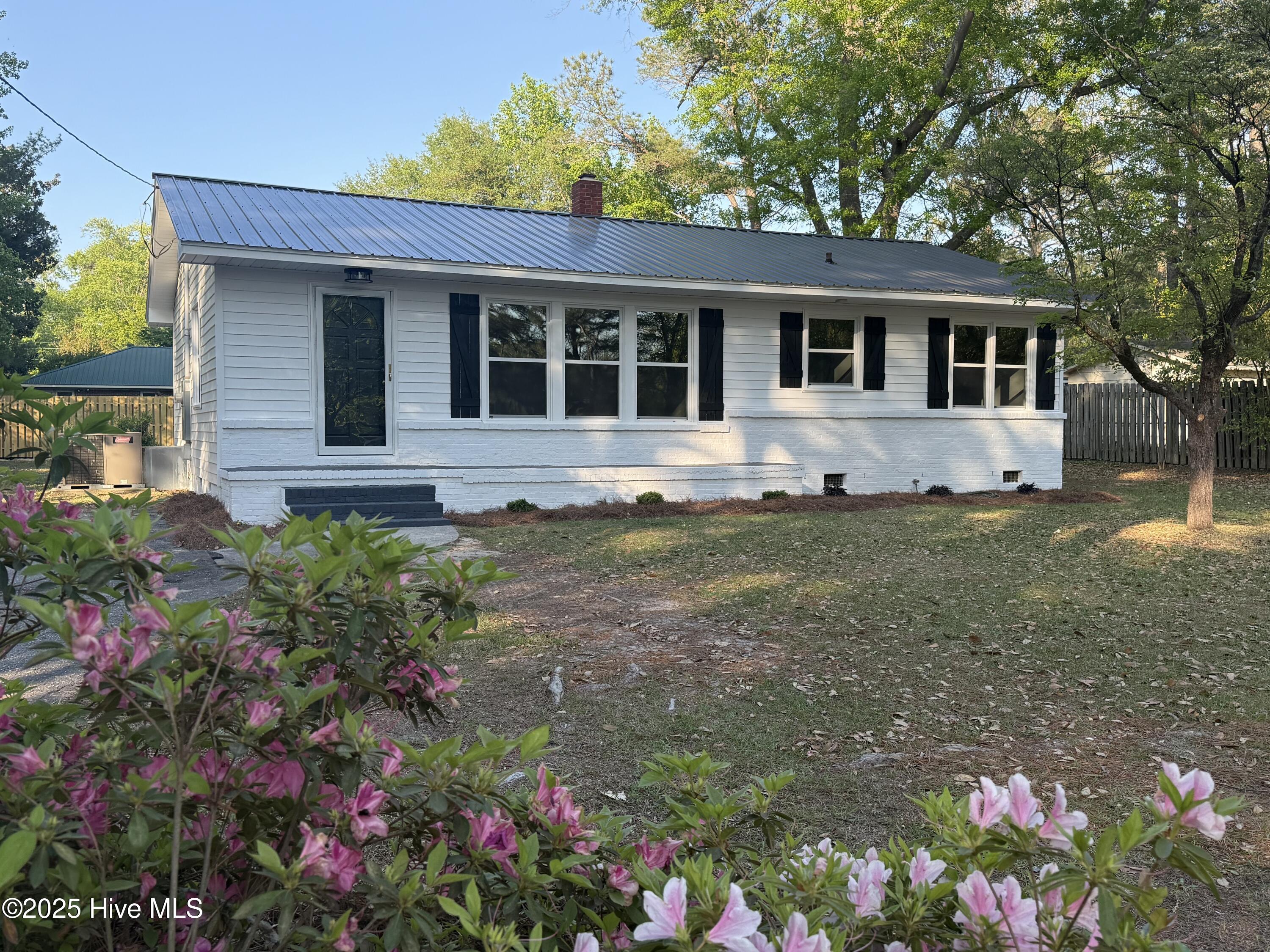 1605 Birch Street Property Photo