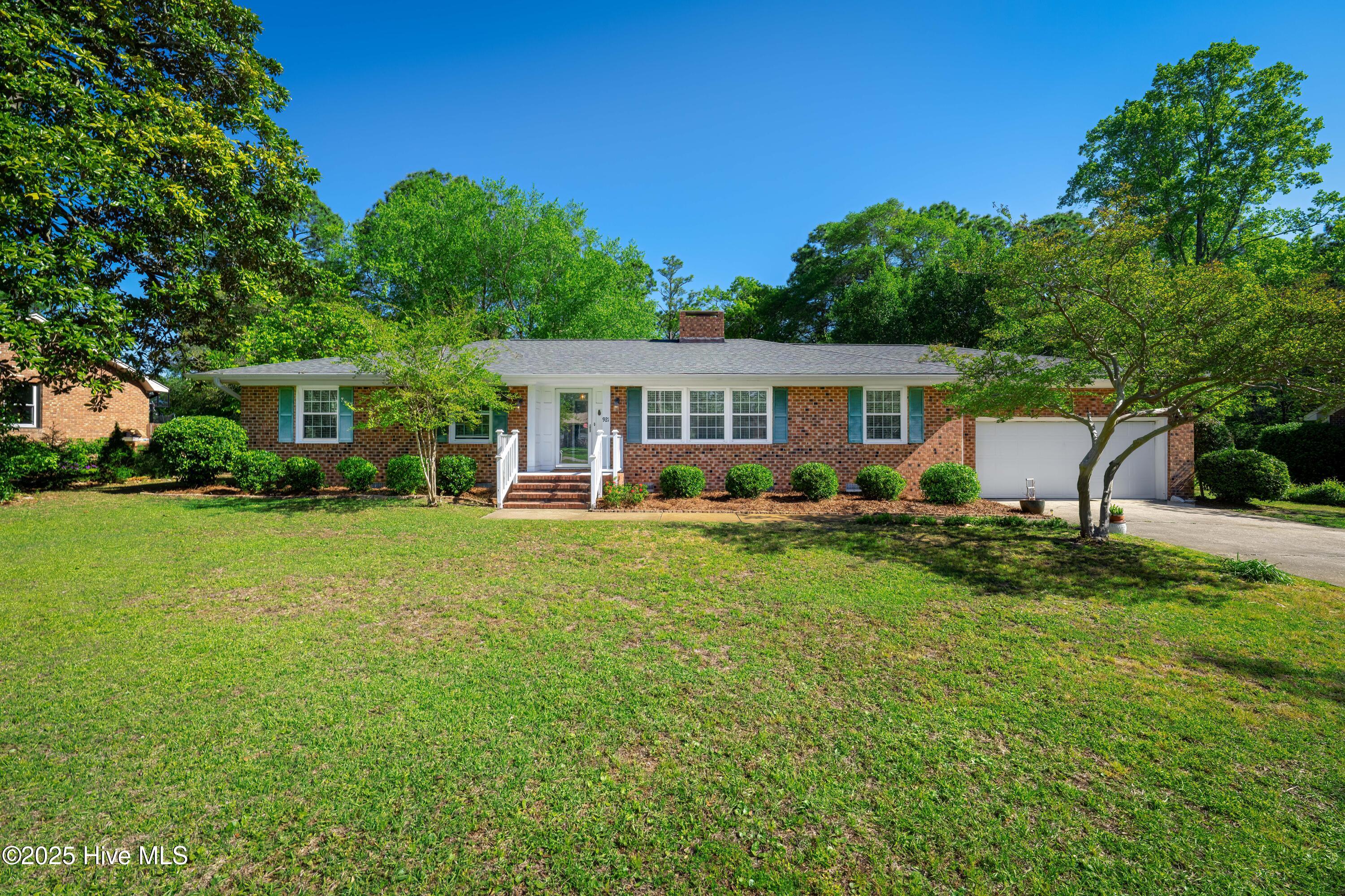 921 Greenhowe Drive Property Photo
